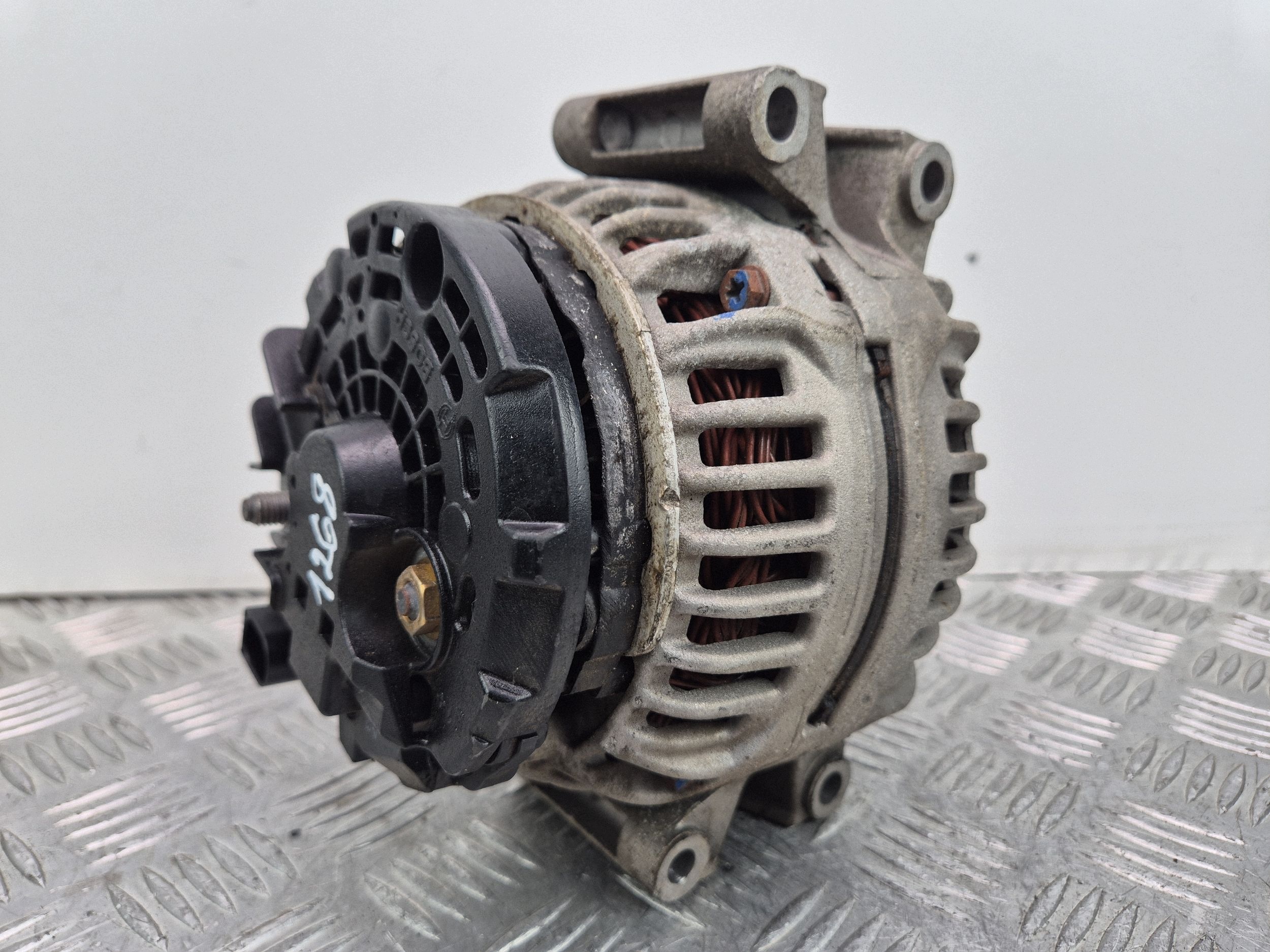 Mercedes GLK350 X204 Alternator A0131546302