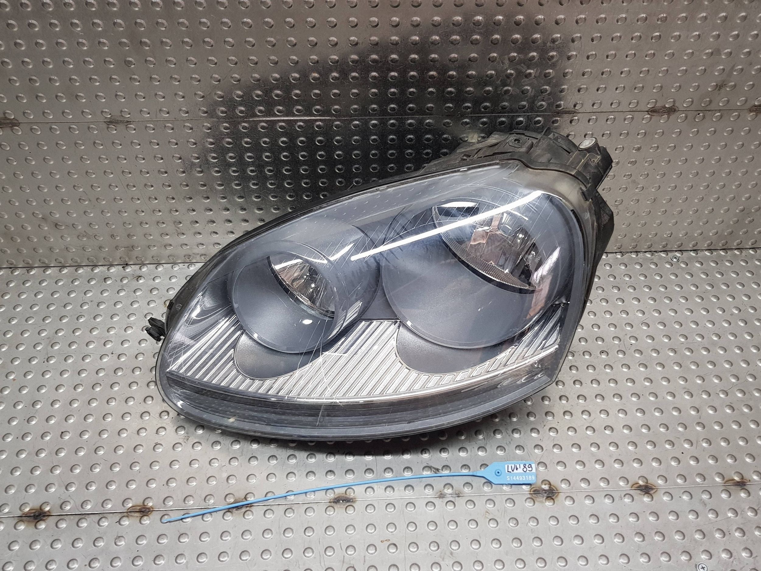 REFLEKTOR light left front 1305235839 VW GOLF V