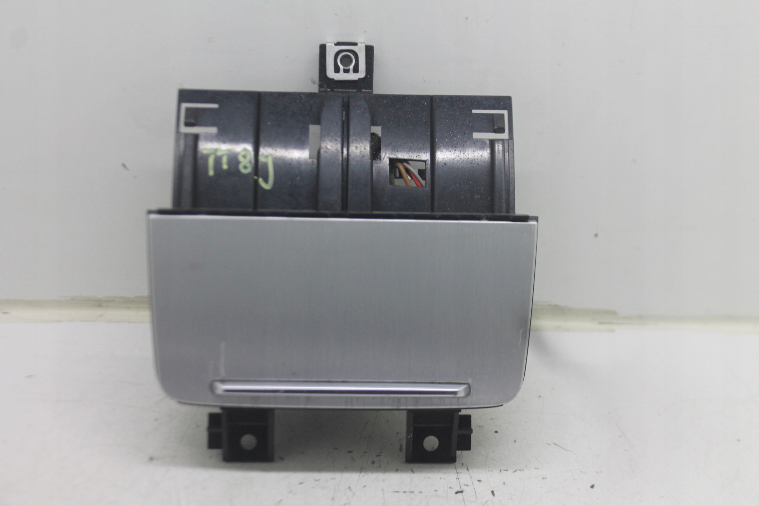 passenger compartment ashtray 8J0857951A AUDI