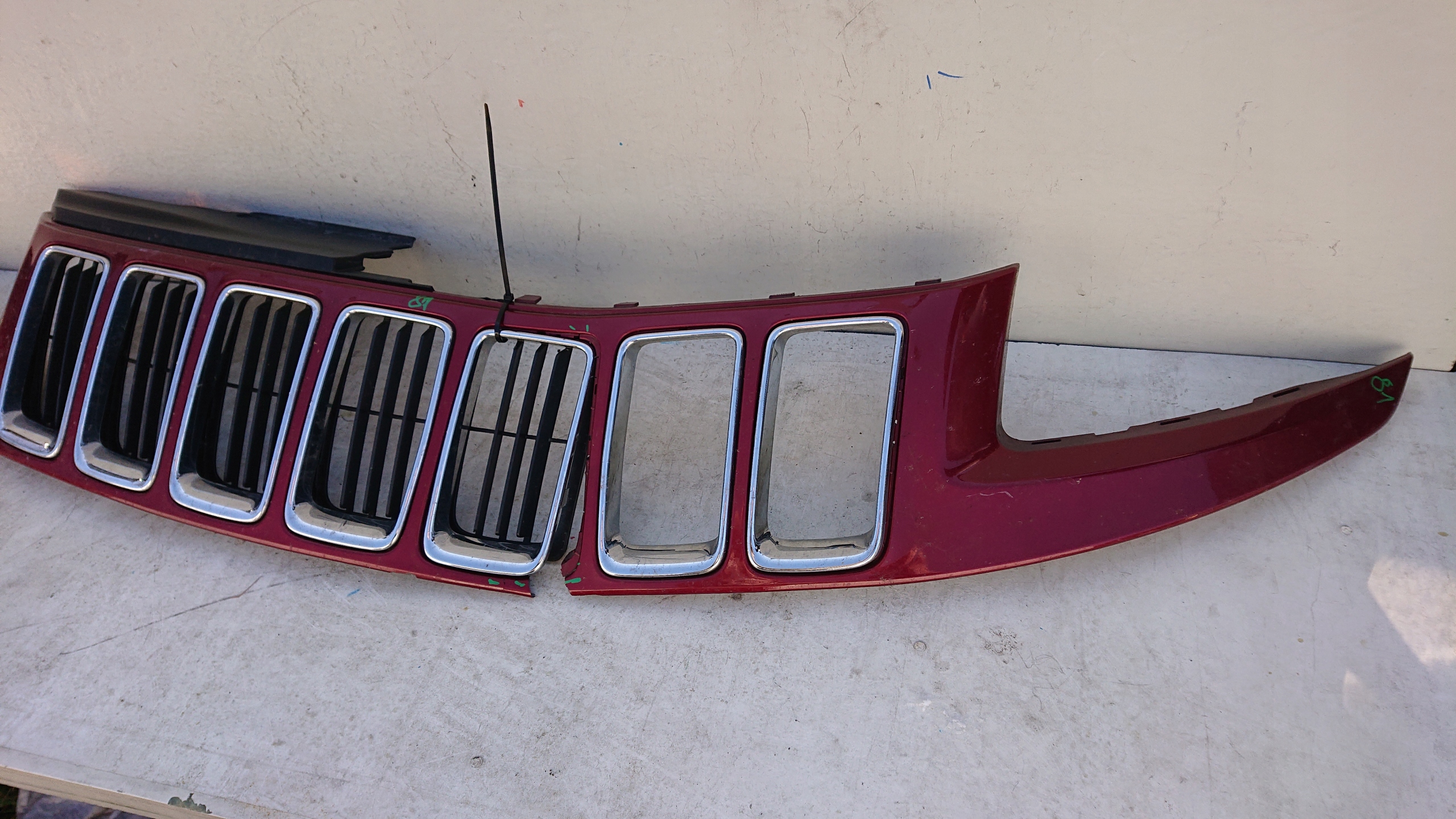 Jeep Cherokee J Kühlergrill FRONTGRILL Kühlergitter - Thumbnail 4
