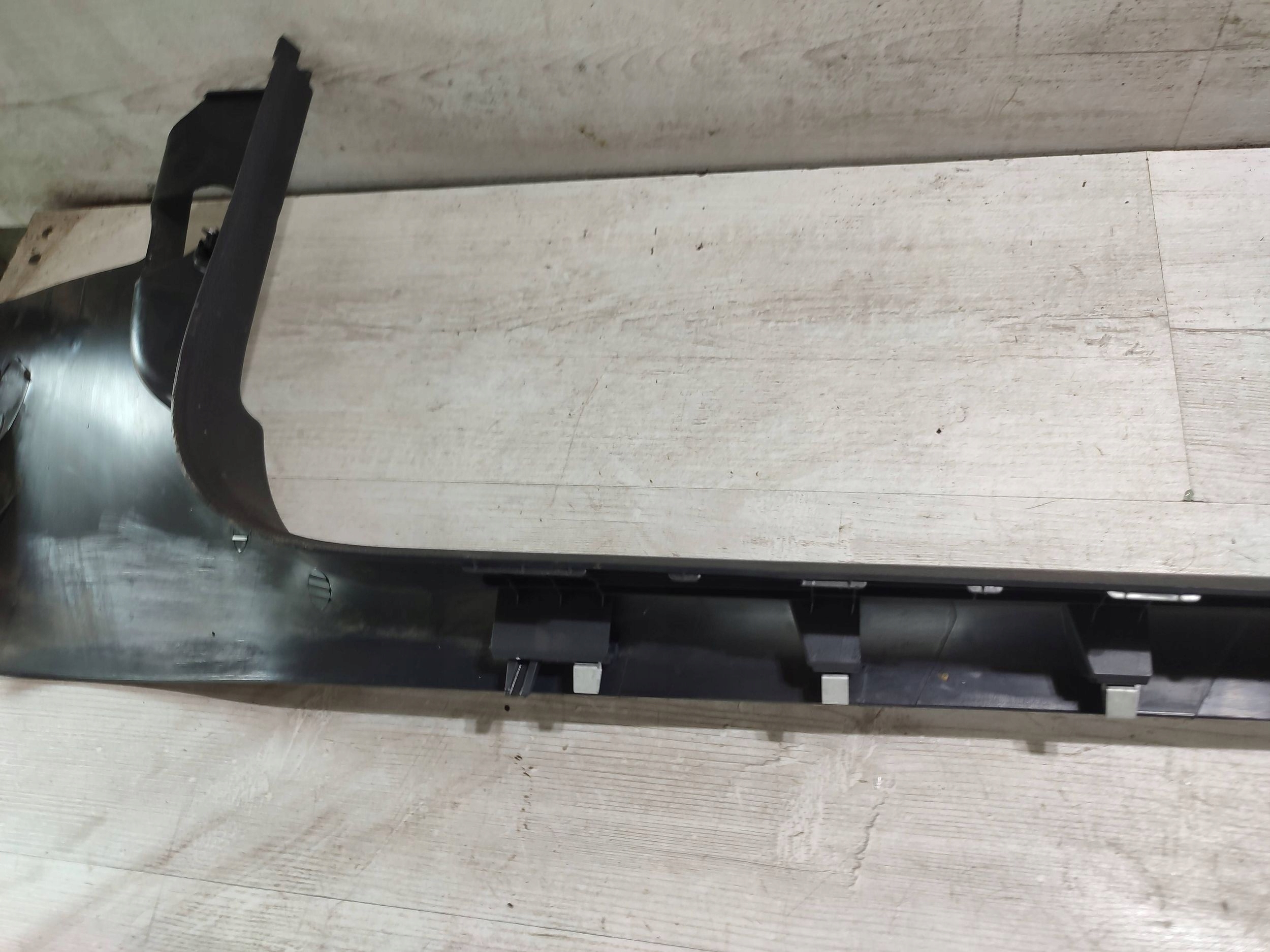 Seat Arona 2019 left side moulding threshold front