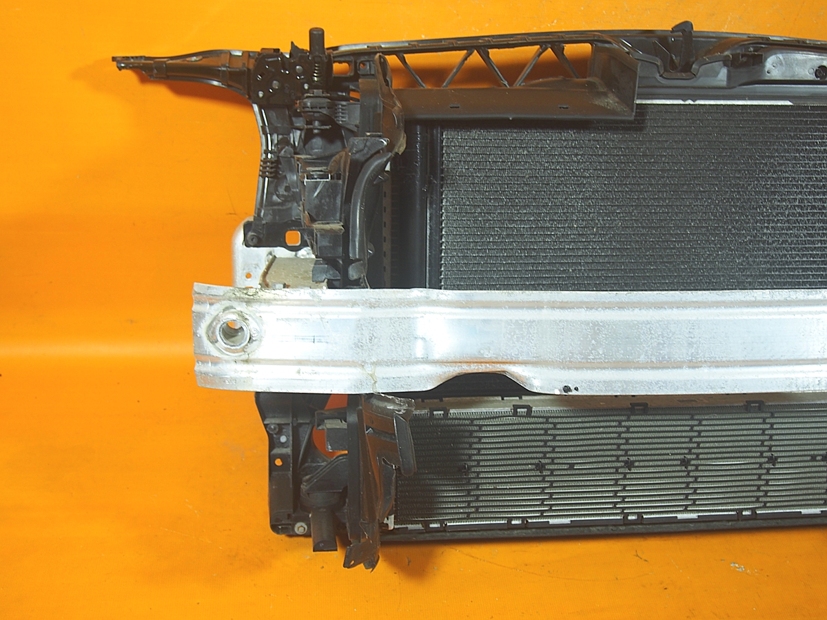 Audi A6 4G C7 FL 42KM 2.0 TDI Ultra Pas Przedni Chłodnice KOMPLET Jakość części (zgodnie z GVO) O - oryginał z logo producenta pojazdu (OE)