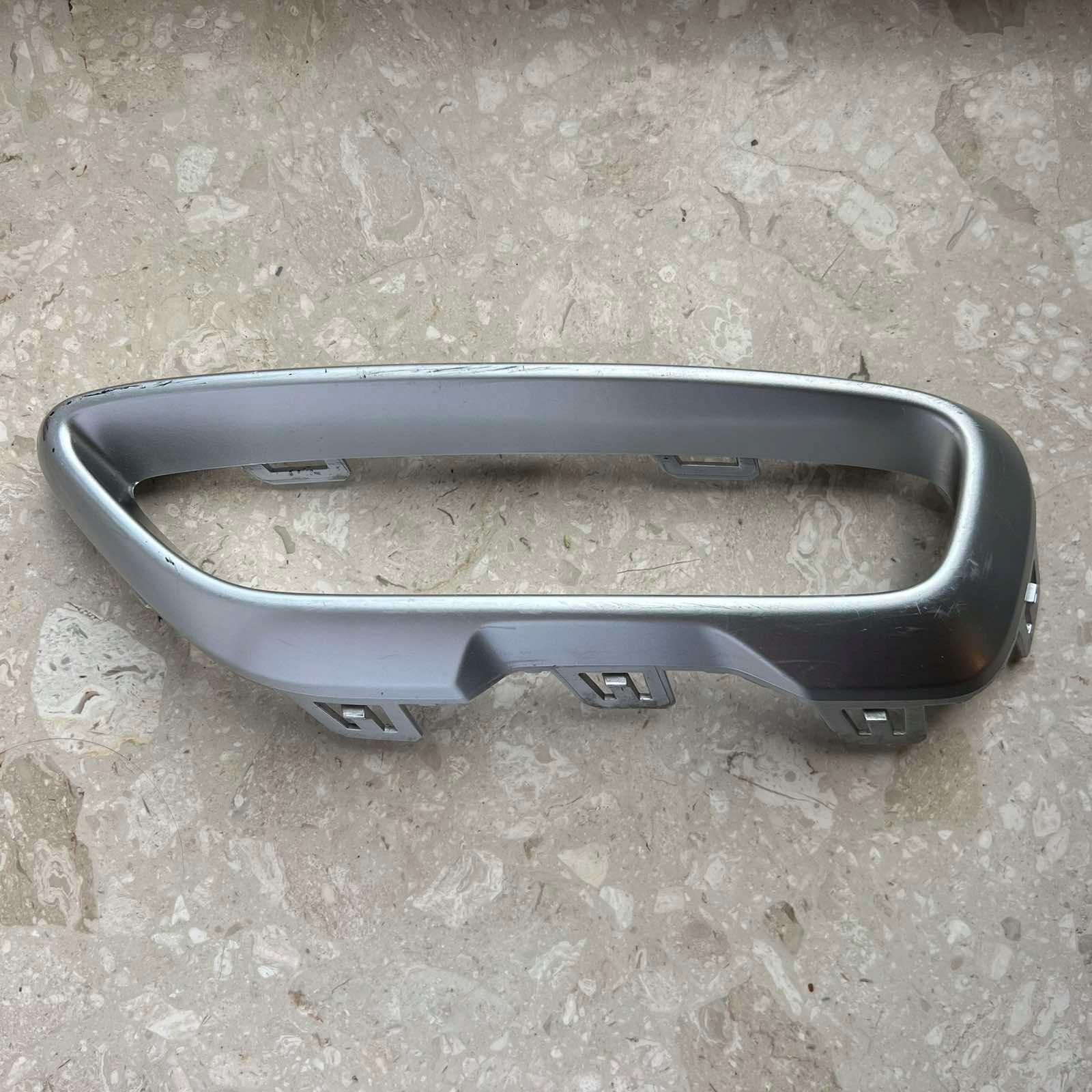 MG HS II 2024-> right chrome spoiler frame for exhaust pipe 11211938