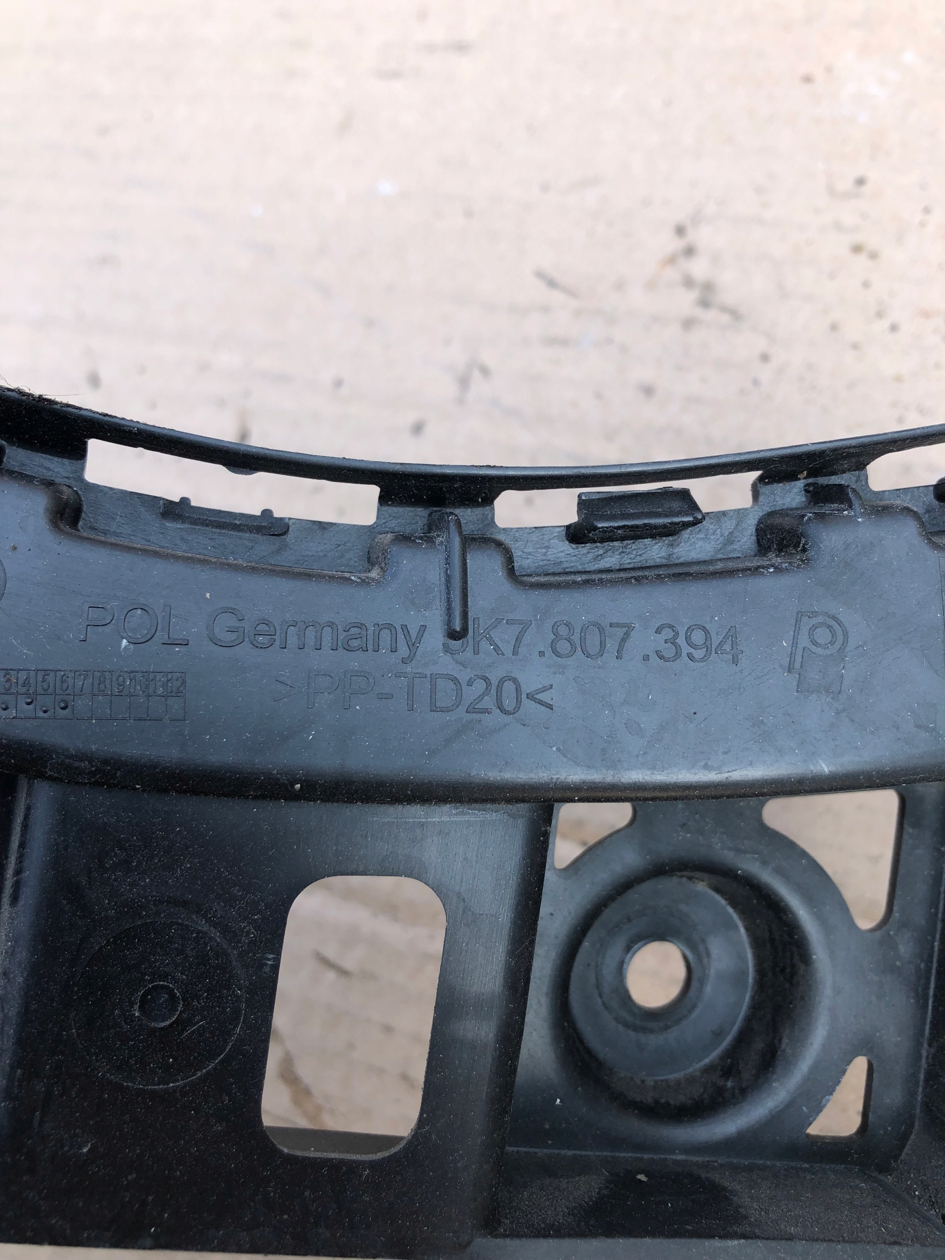 GOLF VI CABRIO bumper bracket rear part right 5K7807394