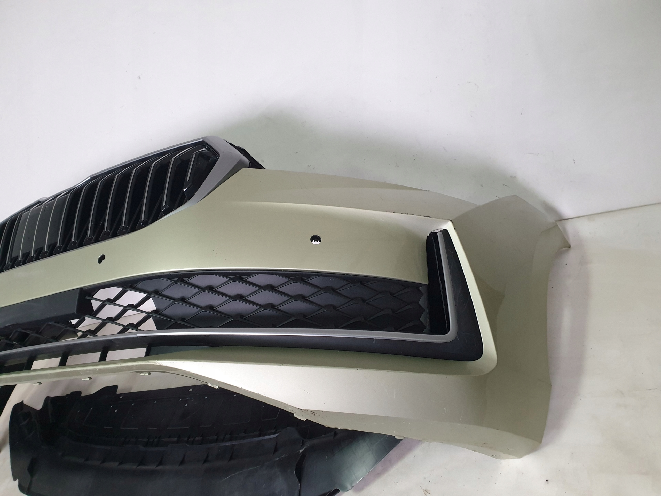 SKODA SUPERB IV 3P0 23-> bumper front front 4 x PDC cover 3P0807221
