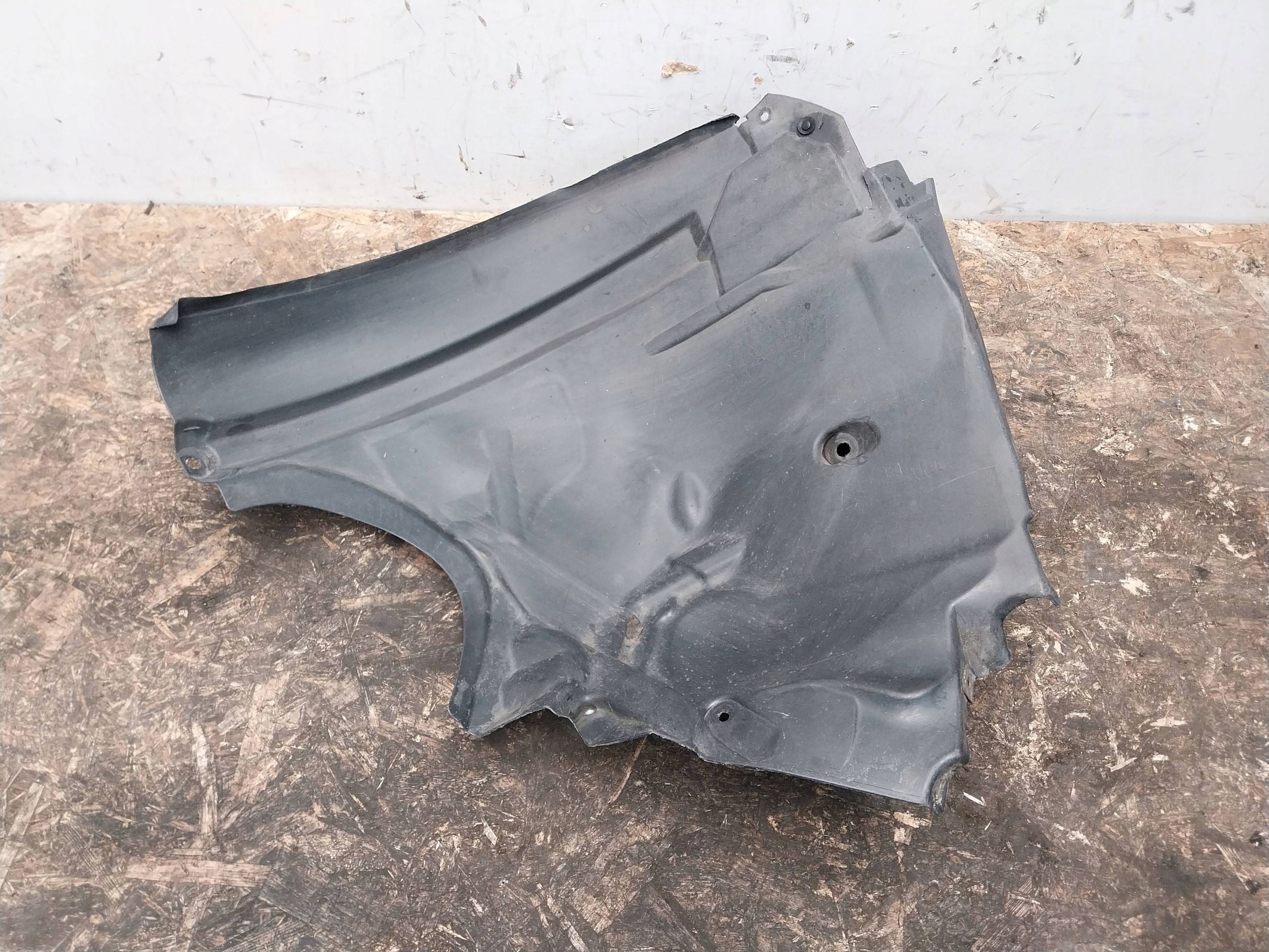 mudguard left front A2126903030 MERCEDES W212