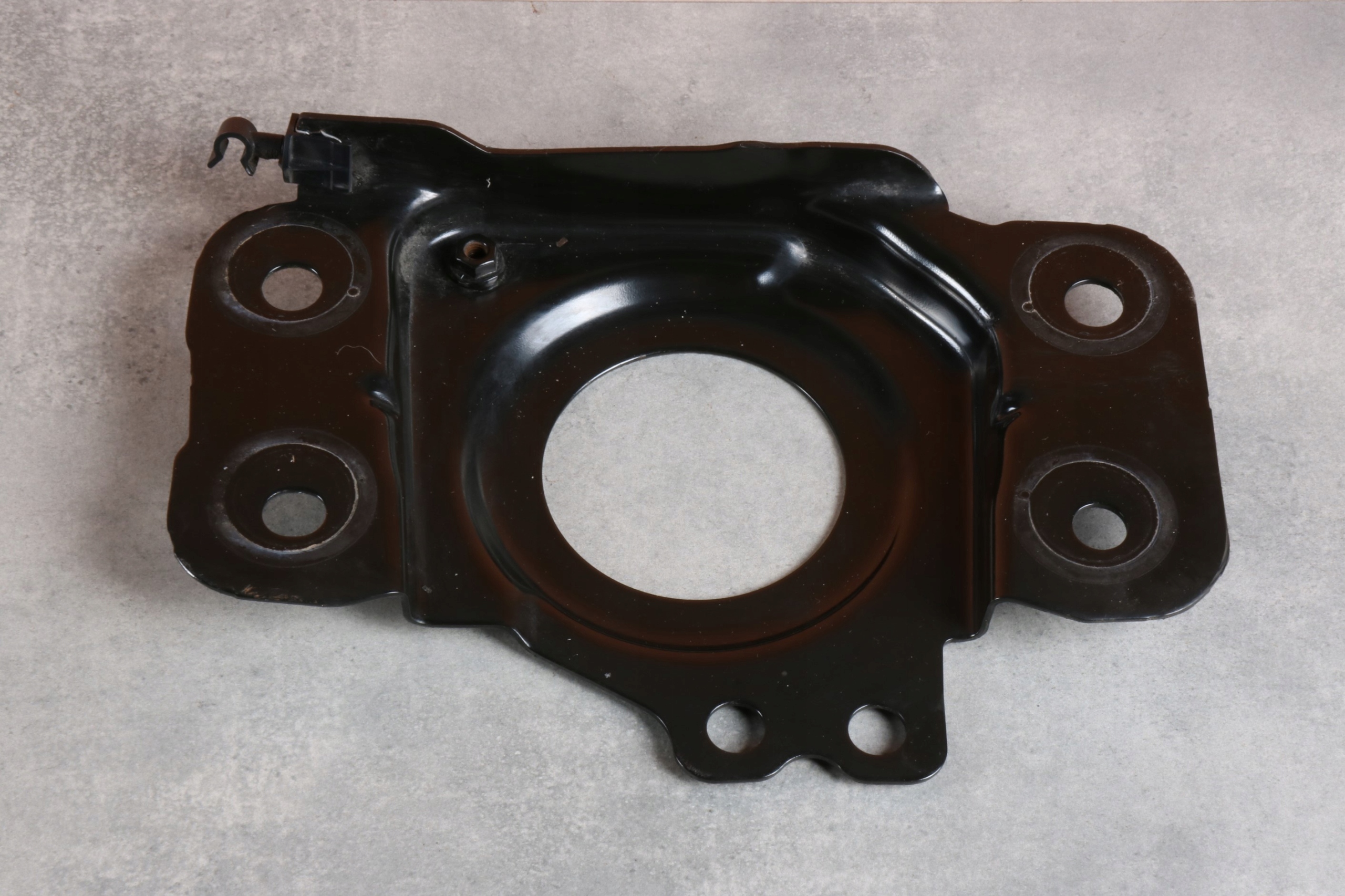 VOLVO XC60 and D4 2.0d D4204T14 bracket console holder 30784277