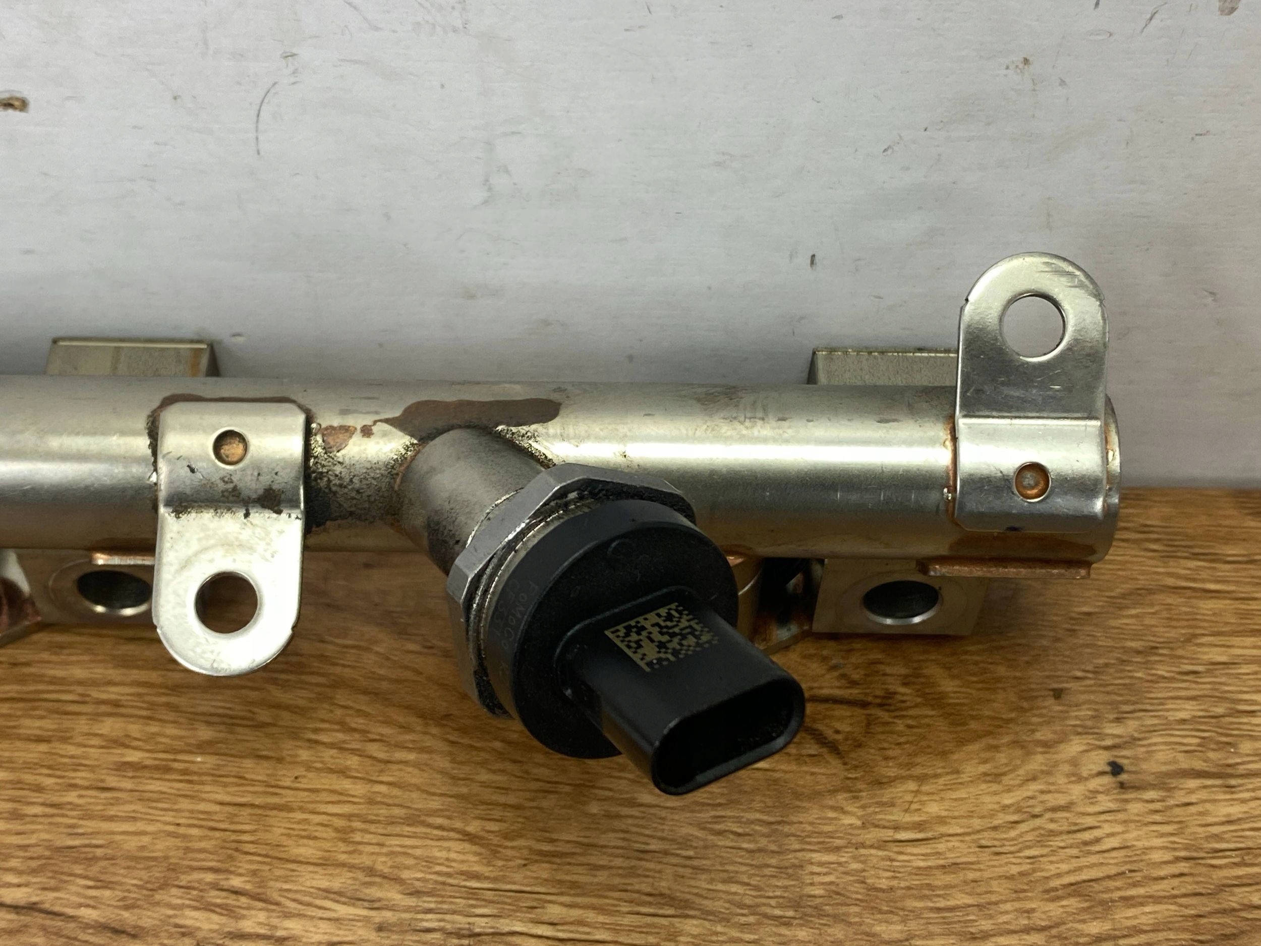 Kraftstoffverteiler Einspritzleiste Ford Explorer VI 2020+