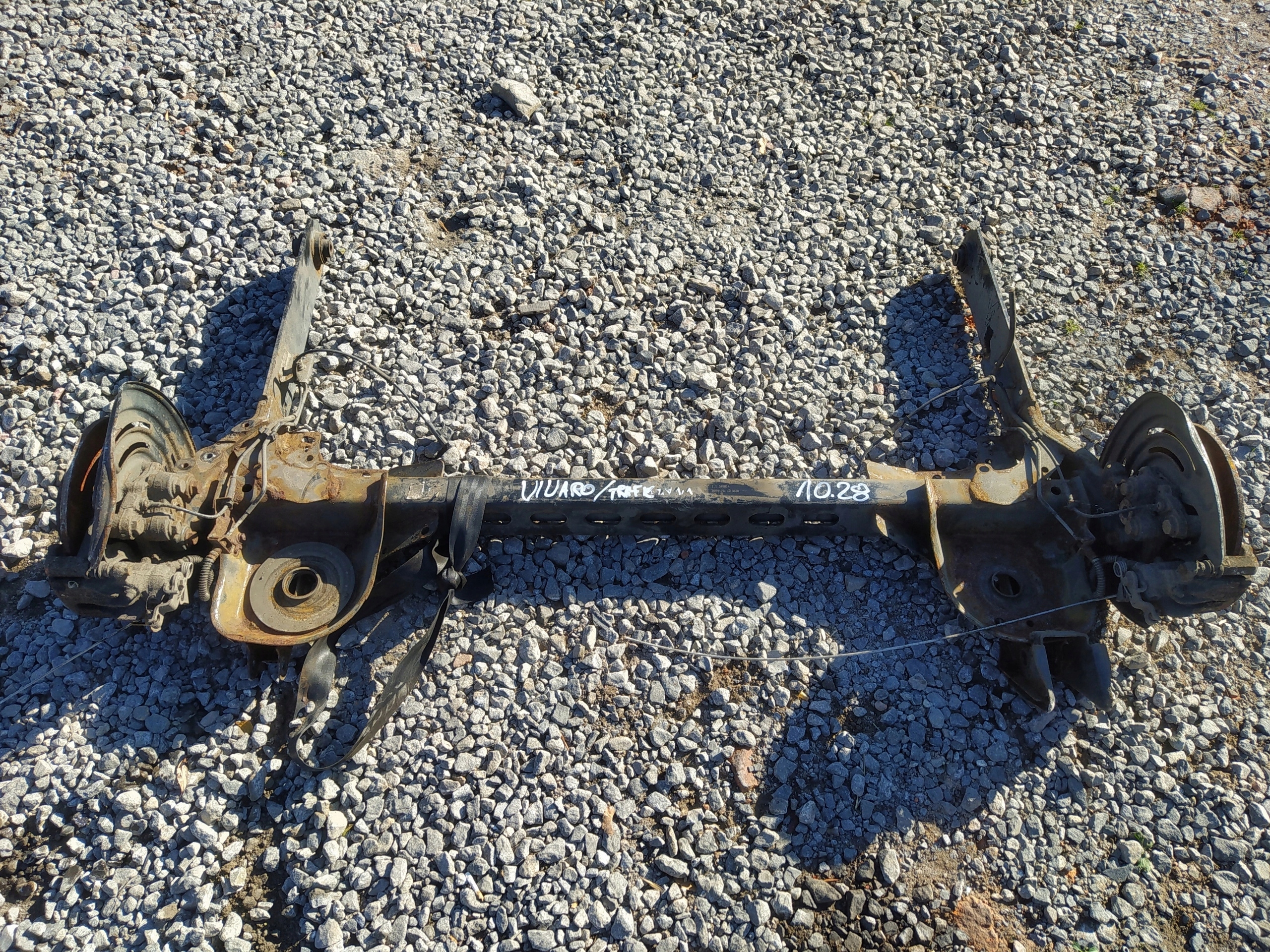 RENAULT TRAFIC III VIVARO TALENTO ZAWIESZENIE TYŁ OŚ