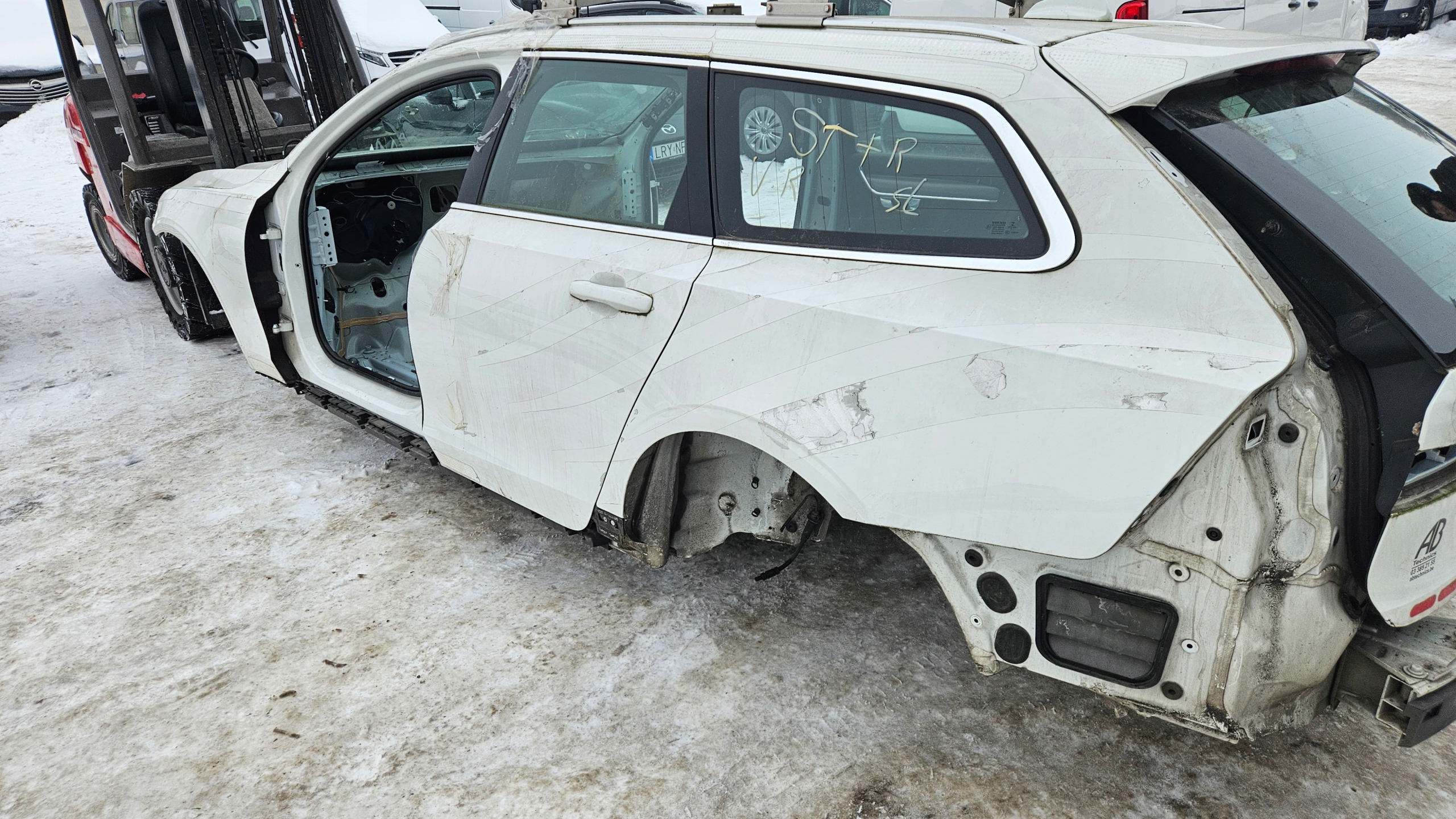 VOLVO V90 II quarter rear left fender left rear part rear