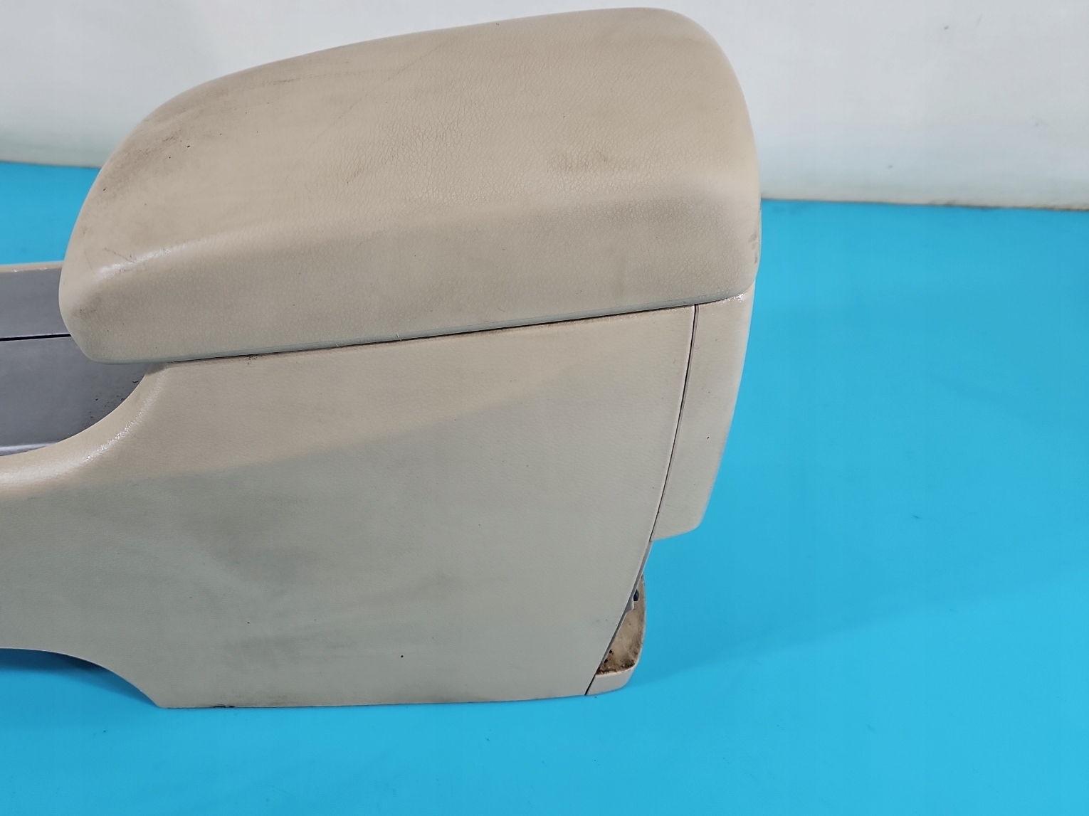 подлокотник тунель subaru TRIBECA 05-14 92174XA00A