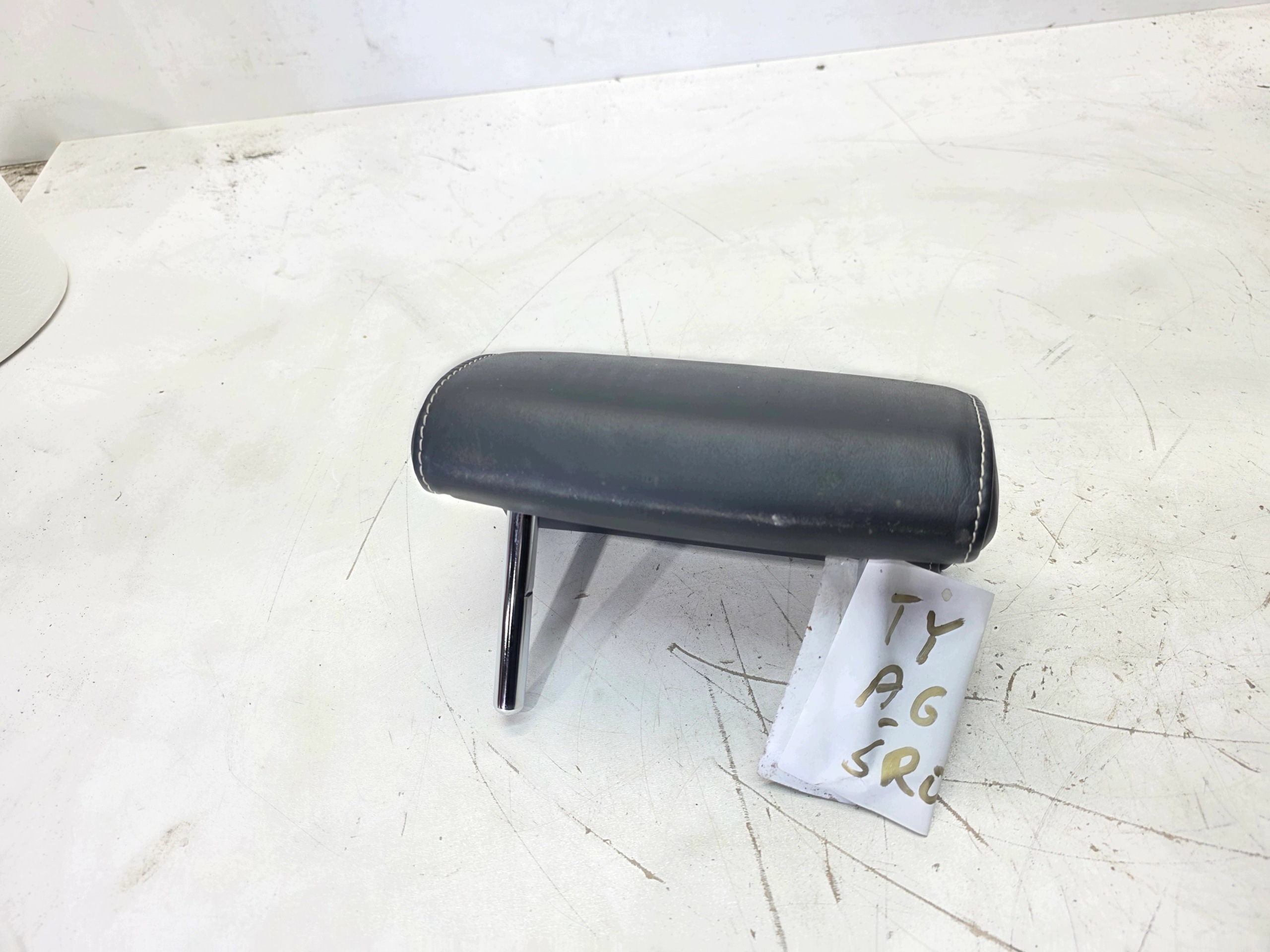 rest rear seat rear part central AUDI A6 C6 leather BIALA NIC