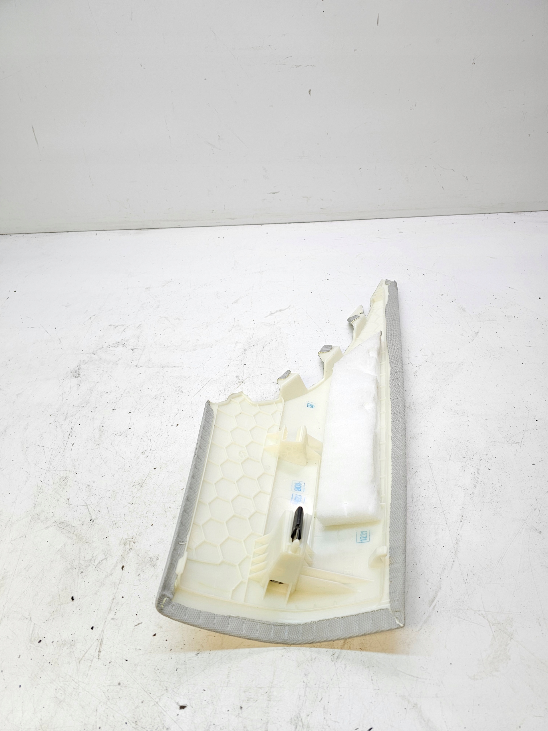 couverture montant droite arrière AUDI A3 8V berline 8V5867246
