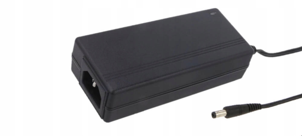 Biurkowy zasilacz impulsowy15V/4A/60W z wtykiem DC 5.5x2.1mm