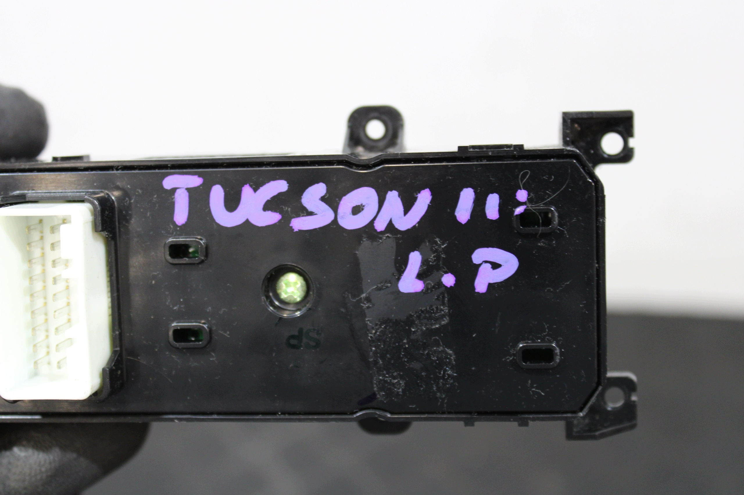 window control switch door left front 3C1490L1310 HYUNDAI TUCSON III 3