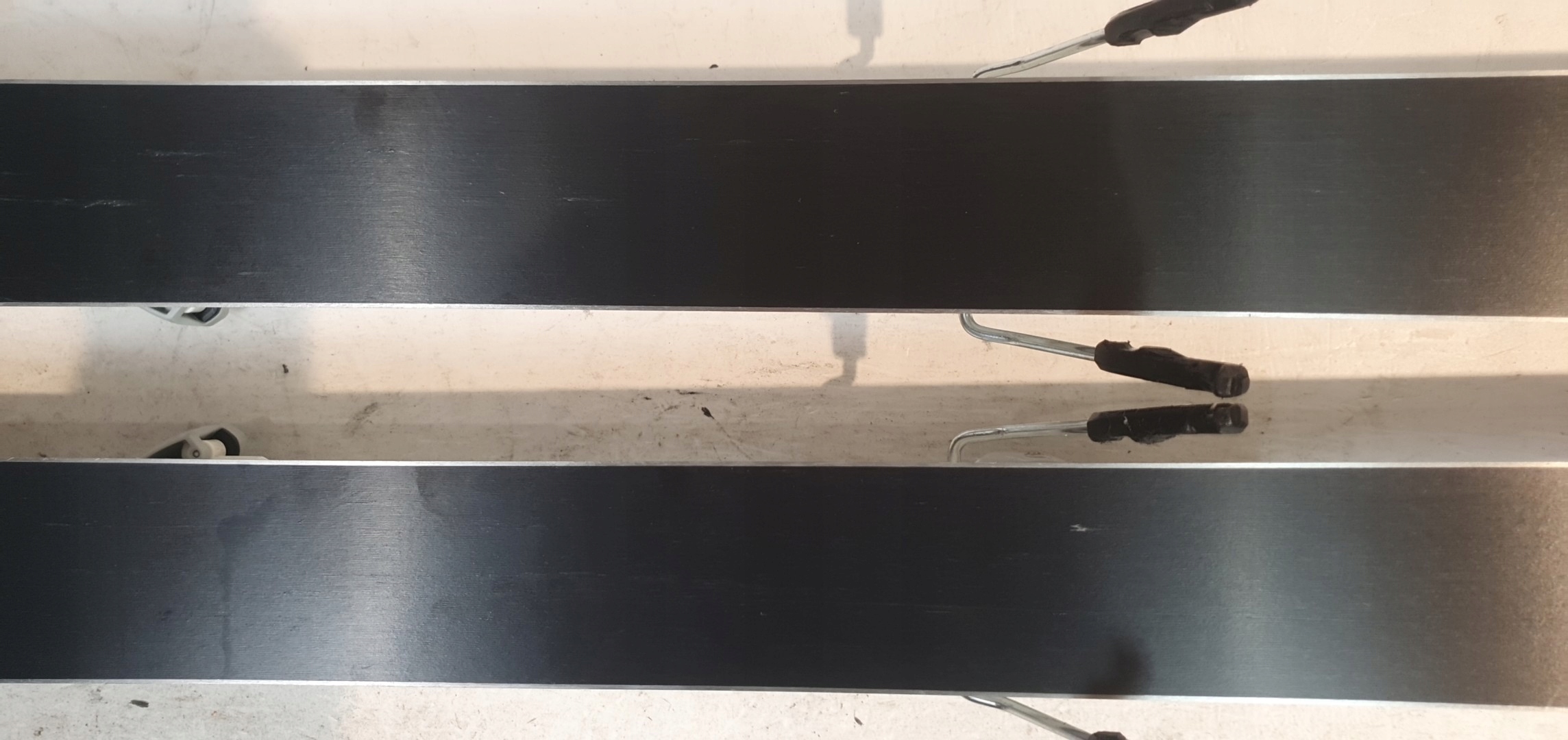 Narty ATOMIC SAVOR 3 dł. 158 cm Kolor dominujący biały