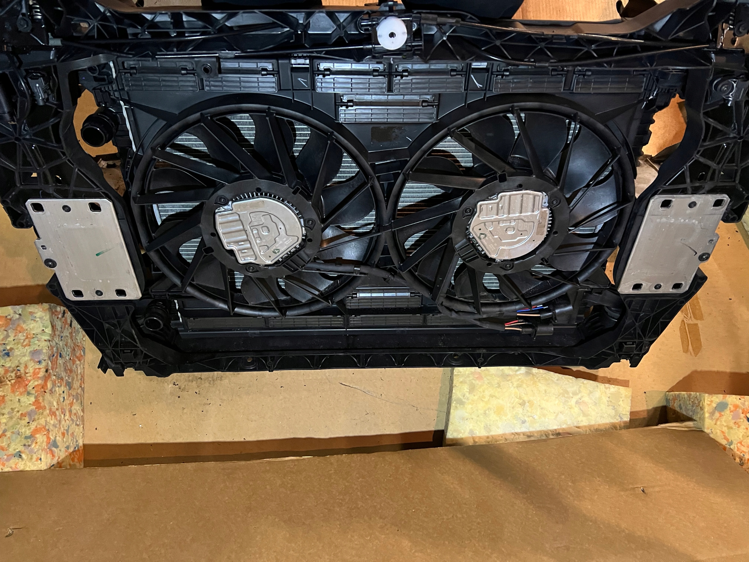 AUDI Q5 80A FY 2,0 TDI PAS PRZEDNI CHŁODNICE KOMPLET PRZEDLIFT Producent części Audi OE