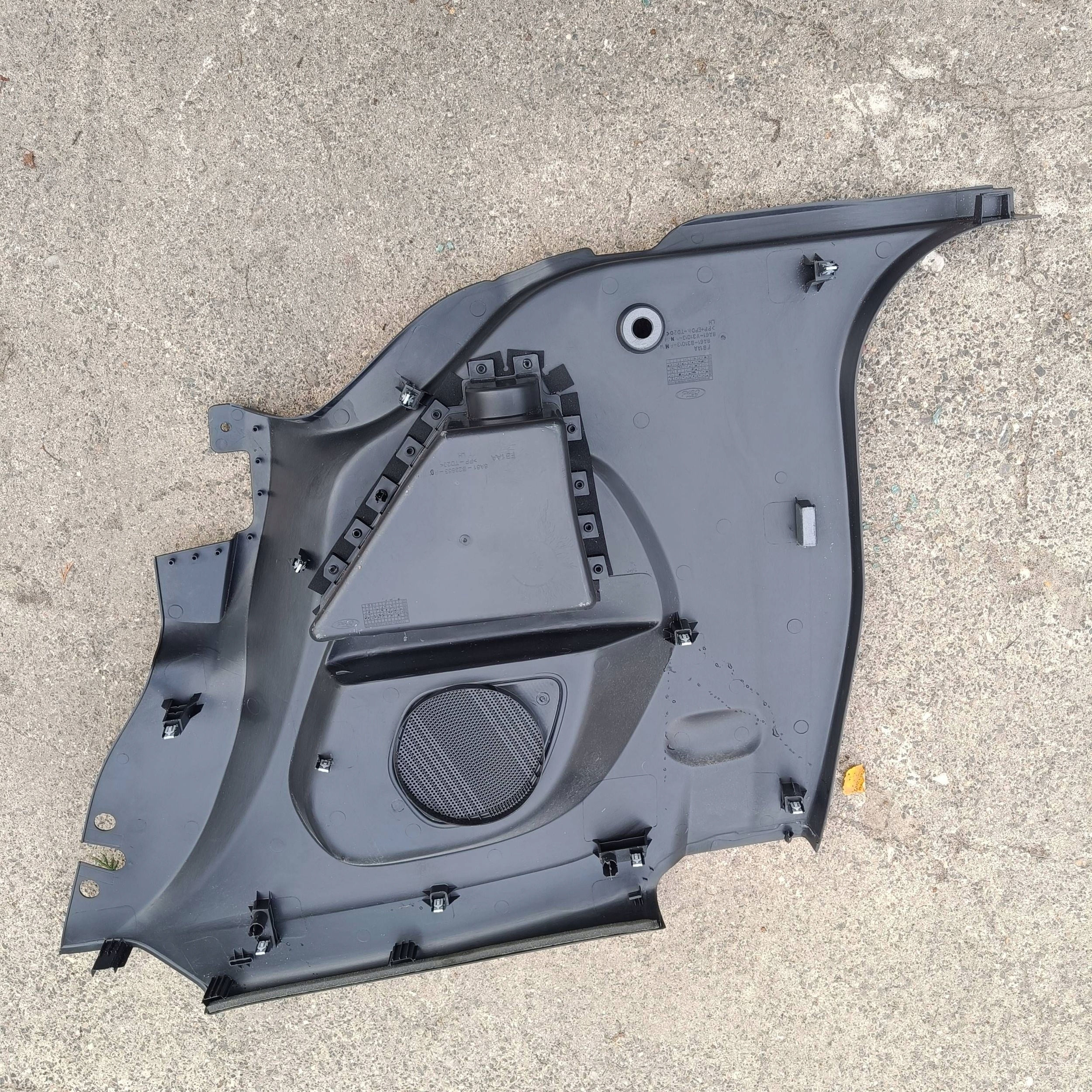 Ford Fiesta MK7 3D 2013 rear part side left side / upholstery