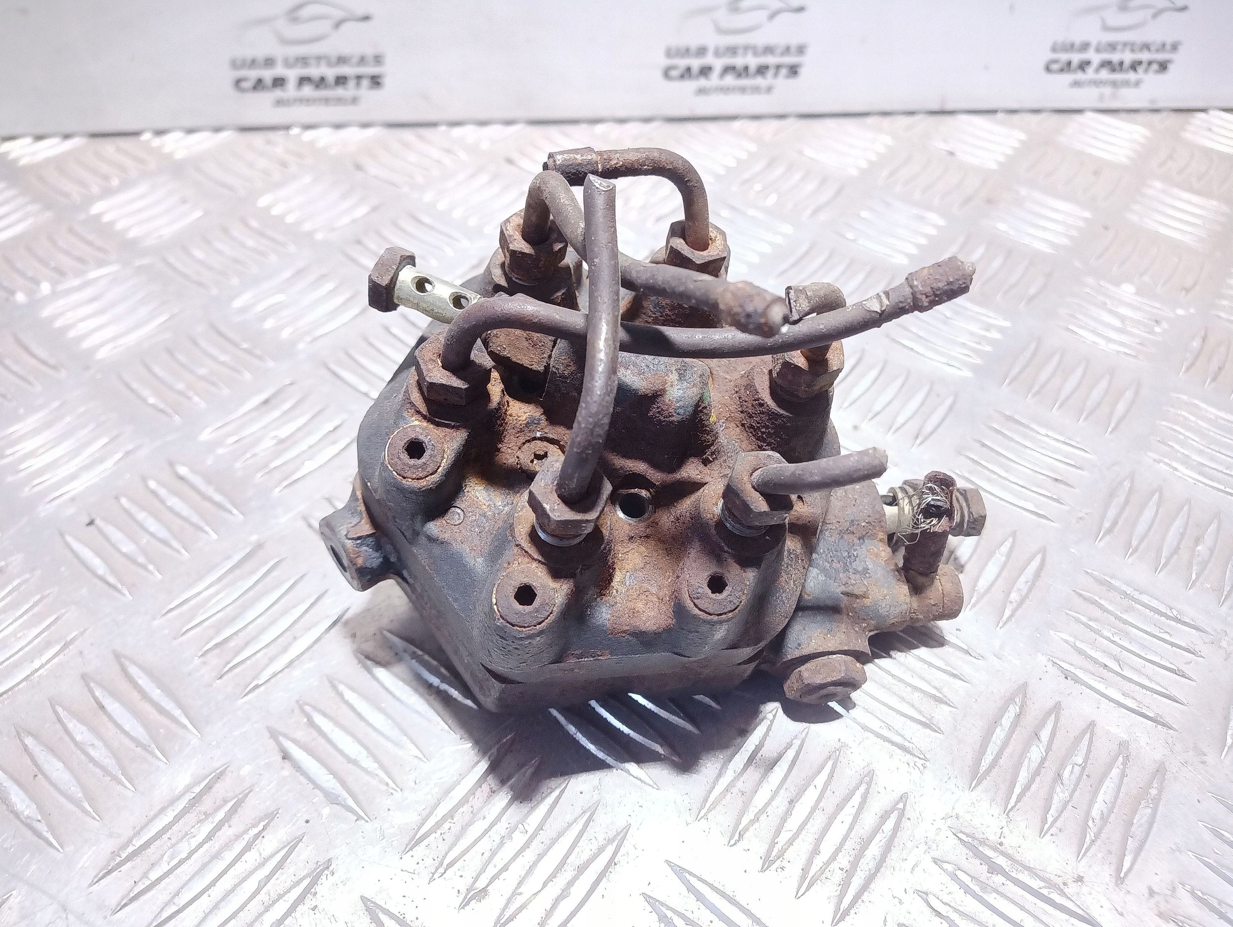 Audi 100 200 5000 C3 1984 Rozdzielacz paliwa