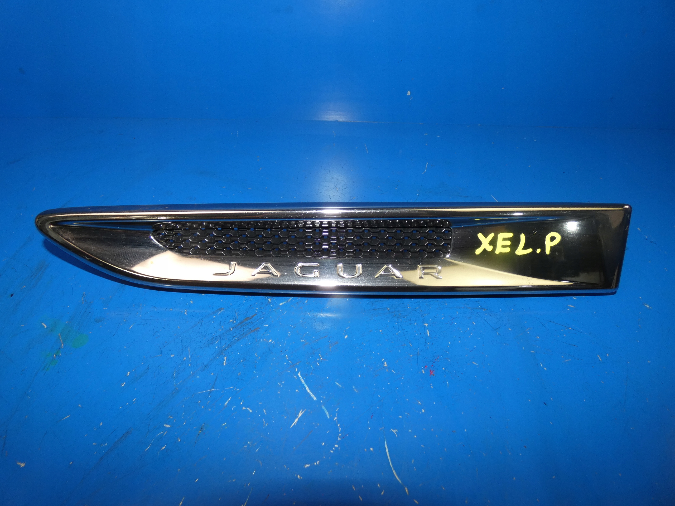 JAGUAR XE X760 modanatura parafango LISTEWKA DEKOR sinistra
