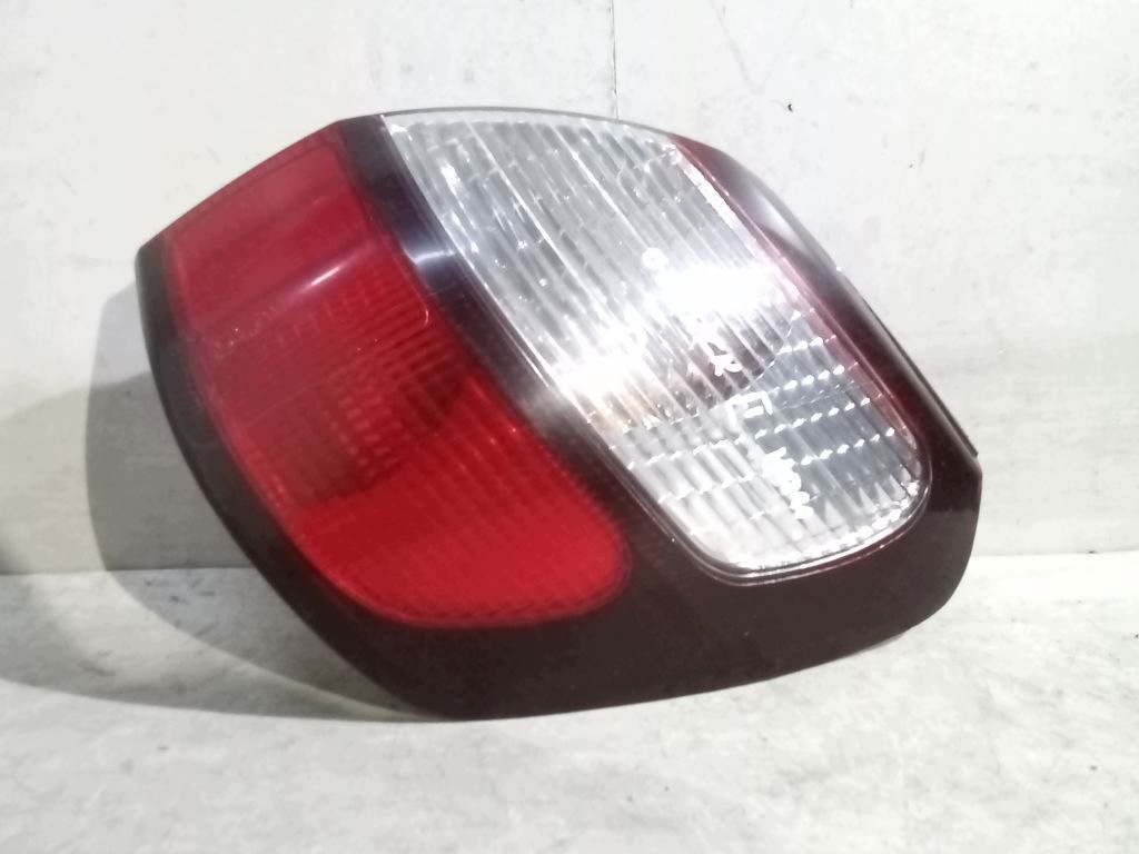 Subaru Outback II 2 kombi light right rear part rear