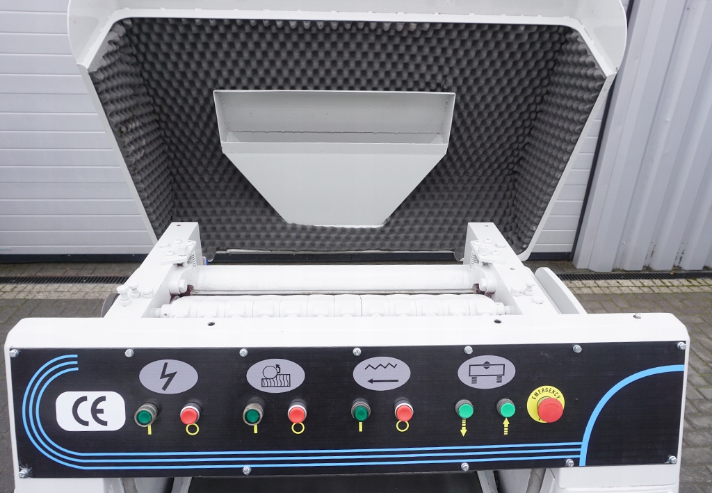 GRUBOŚCIÓWKA STRUGARKA GRUBIARKA HOLZ TECH SP63 WAŁ: 610mm elektr.podn.blat Model SP63