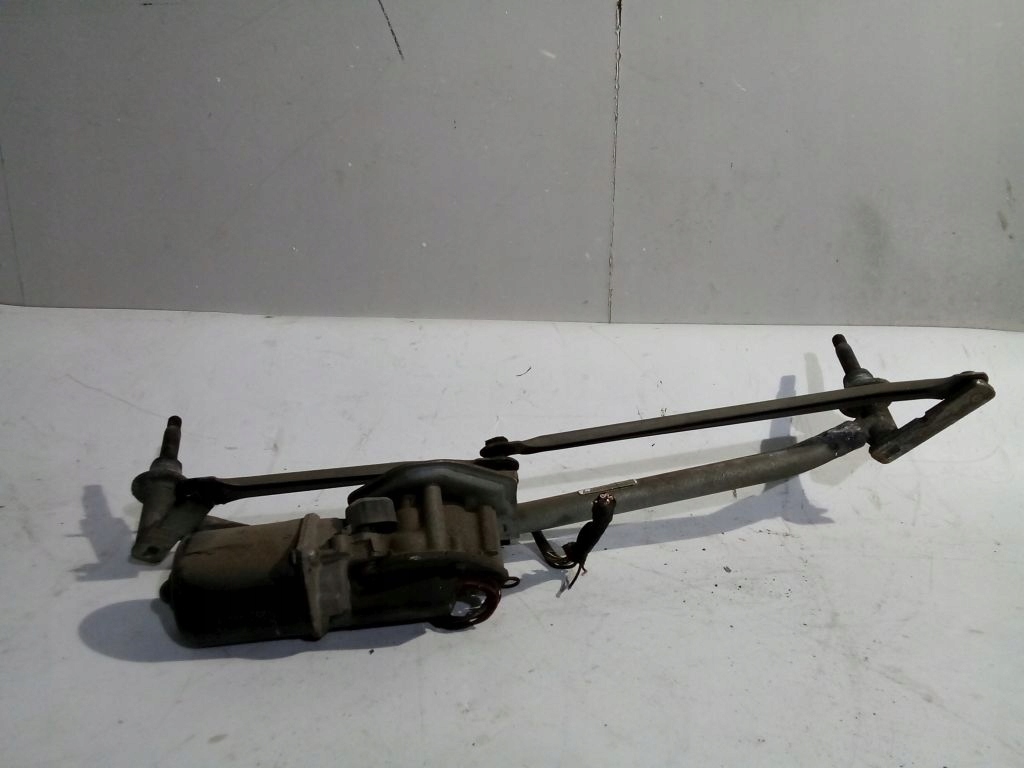 Opel Vivaro and lift wiper mechanism front