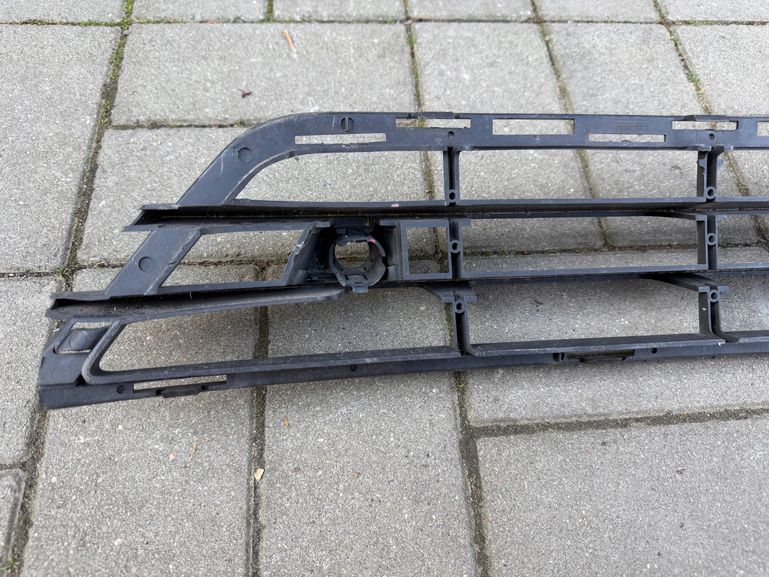 VOLVO S60 II V60 2014-2018 grille central grid of a bumper front