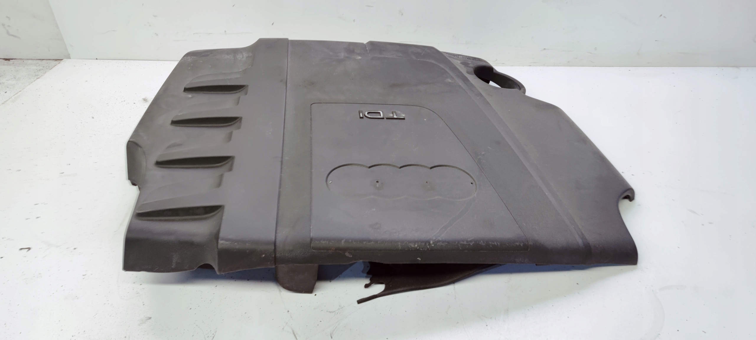 fedél motorfedél AUDI A4 A5 A6 03L103925L