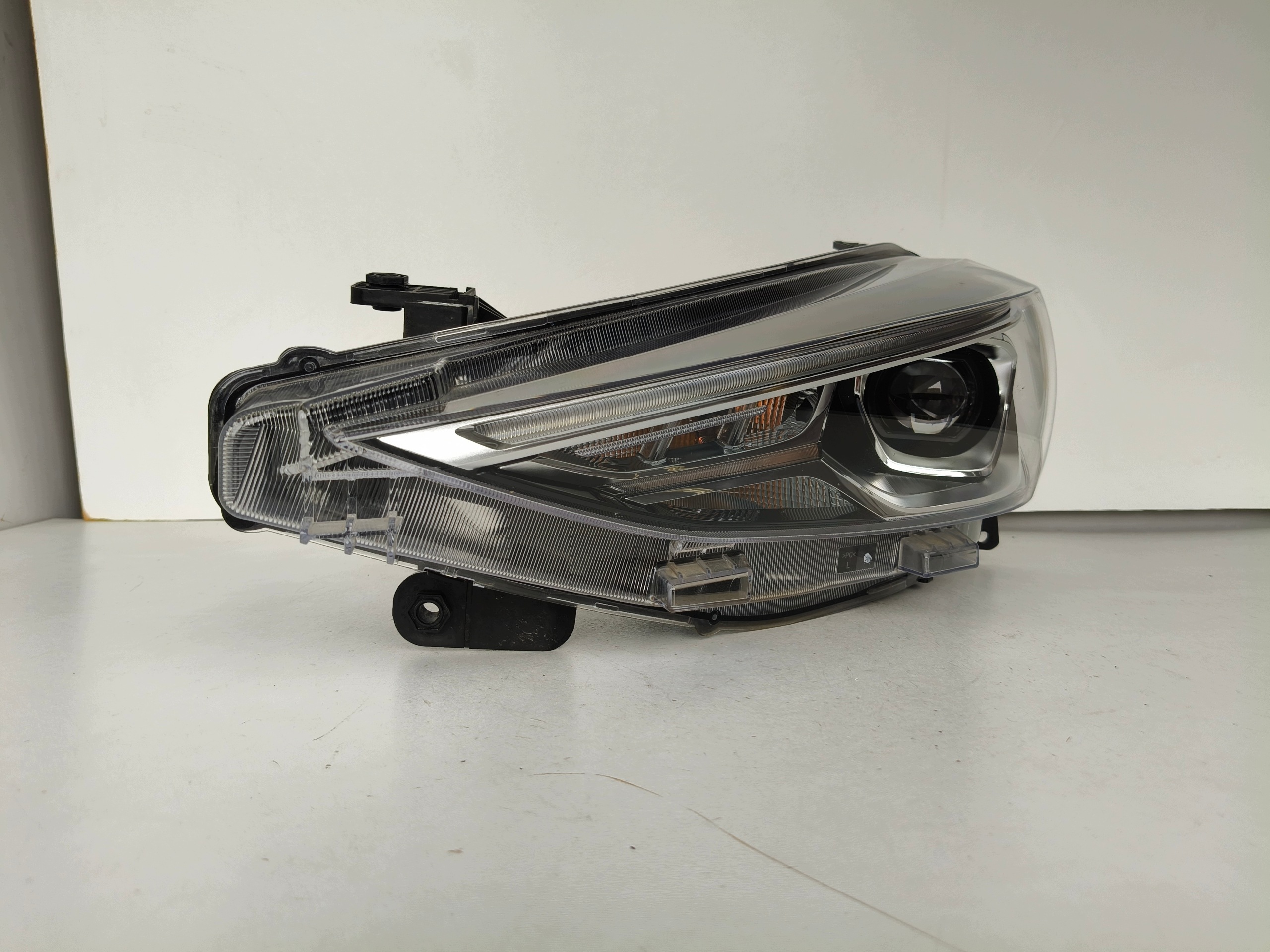 Licht links REFLEKTOR MG ZS II 24- FULL LED
