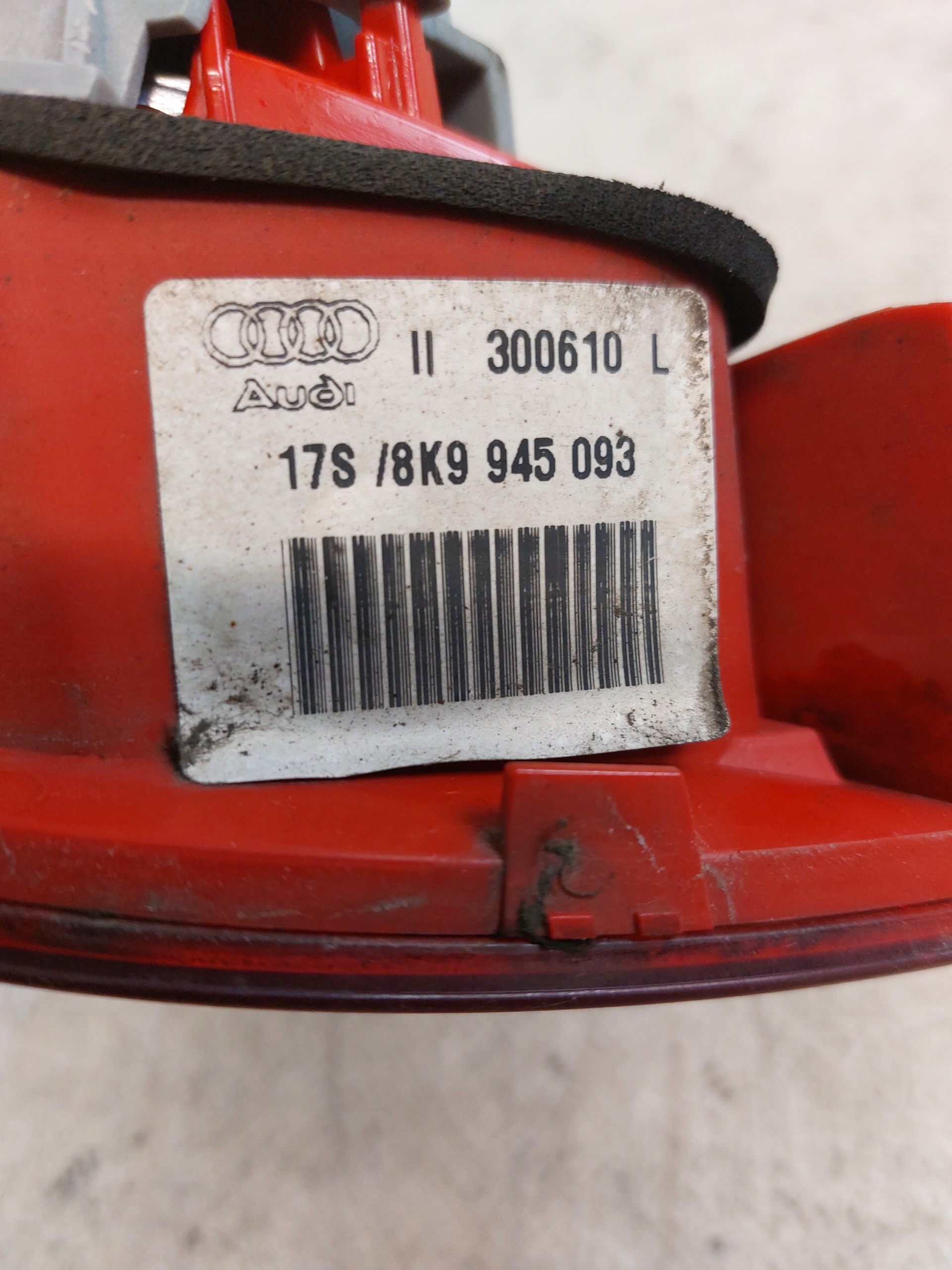 light left rear to the bonnet AUDI A4 B8 AVANT