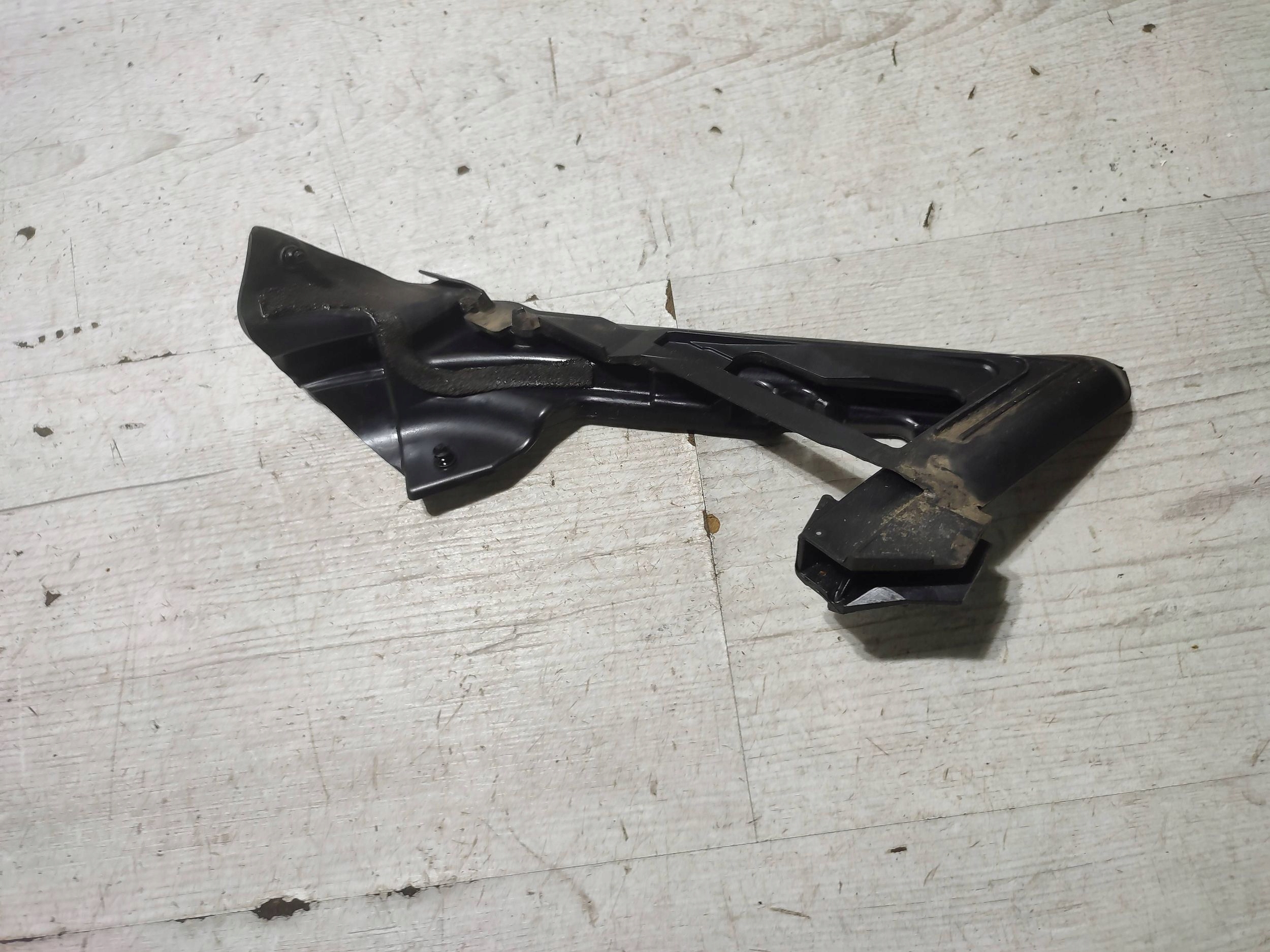 Lexus RC 2019 left side gasket door przednich