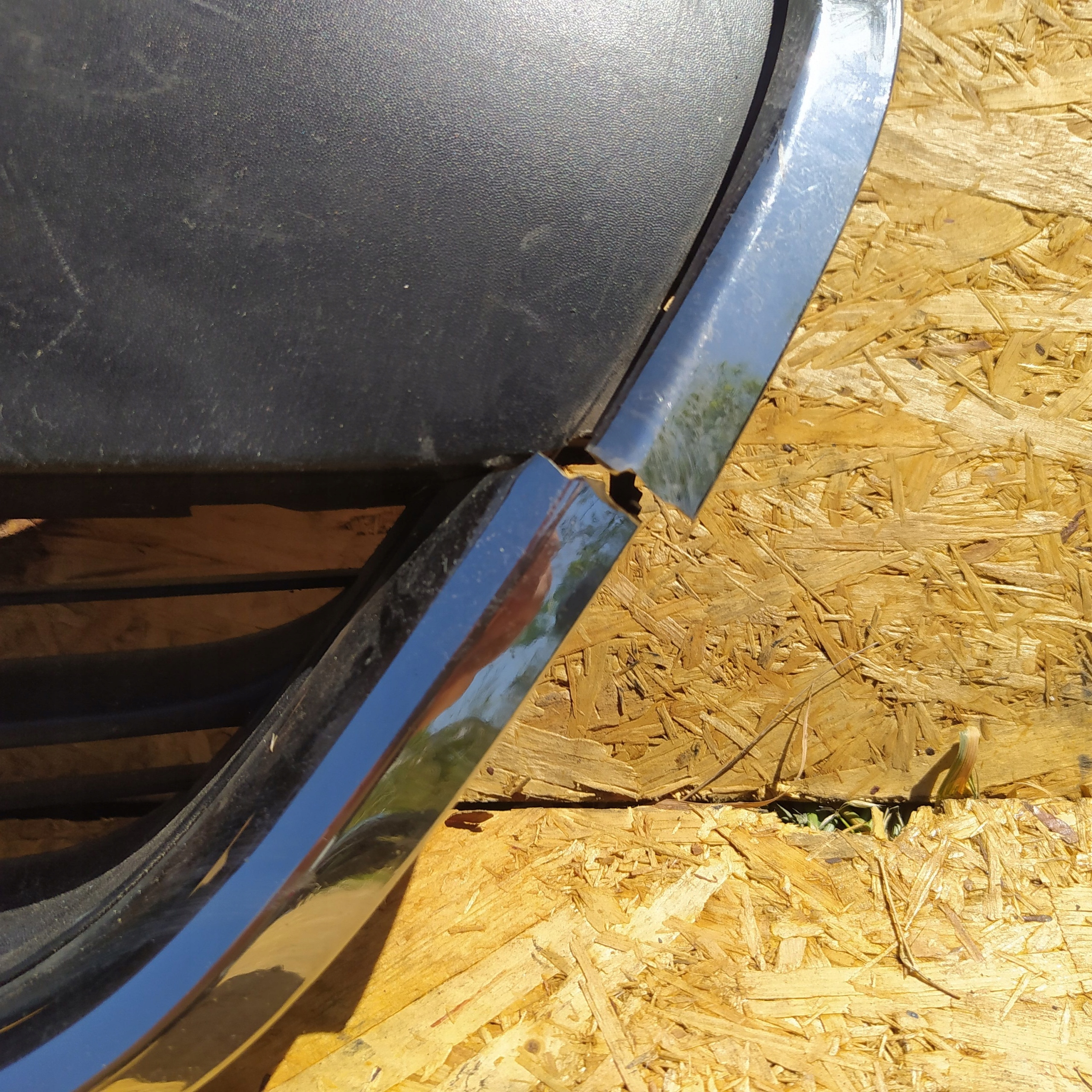 PEUGEOT 208 LIFT 15- ATRAPA GRILL PRZÓD Strona zabudowy przód