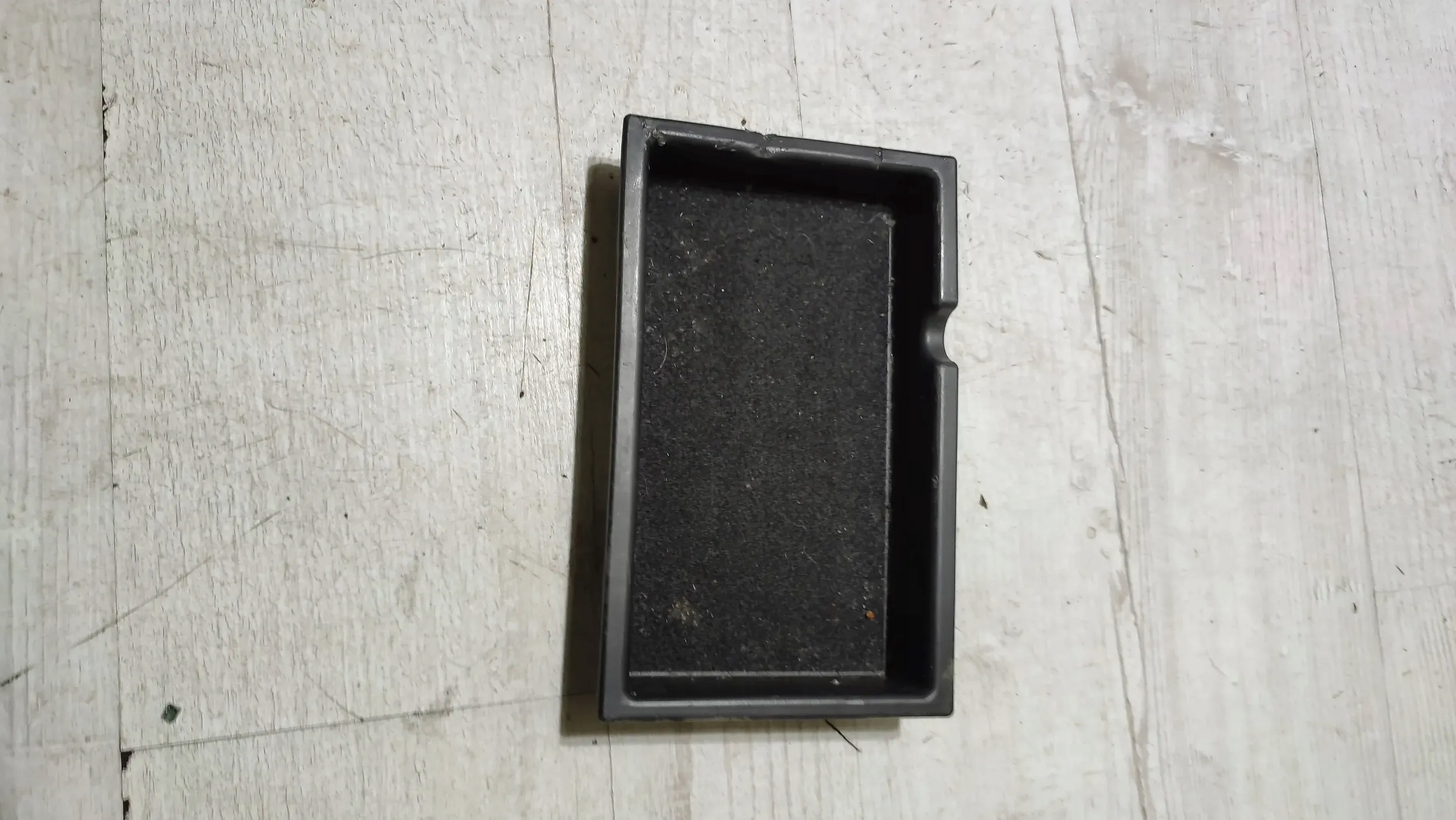 Mazda 3 III BM 17r passenger compartment tunelu srodkowego