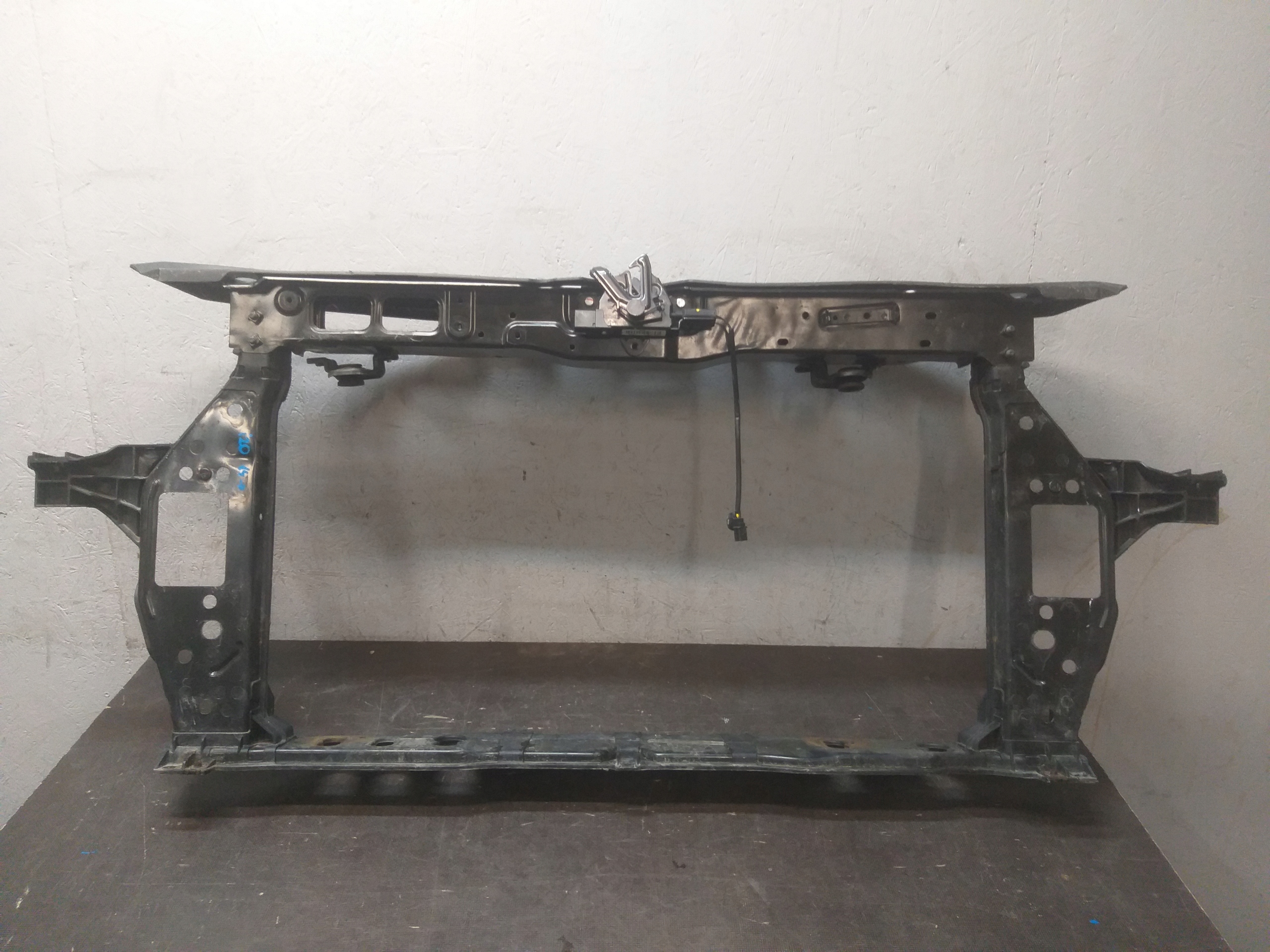 support panel for radiators HYUNDAI I20 II 2 14- 64101-68000