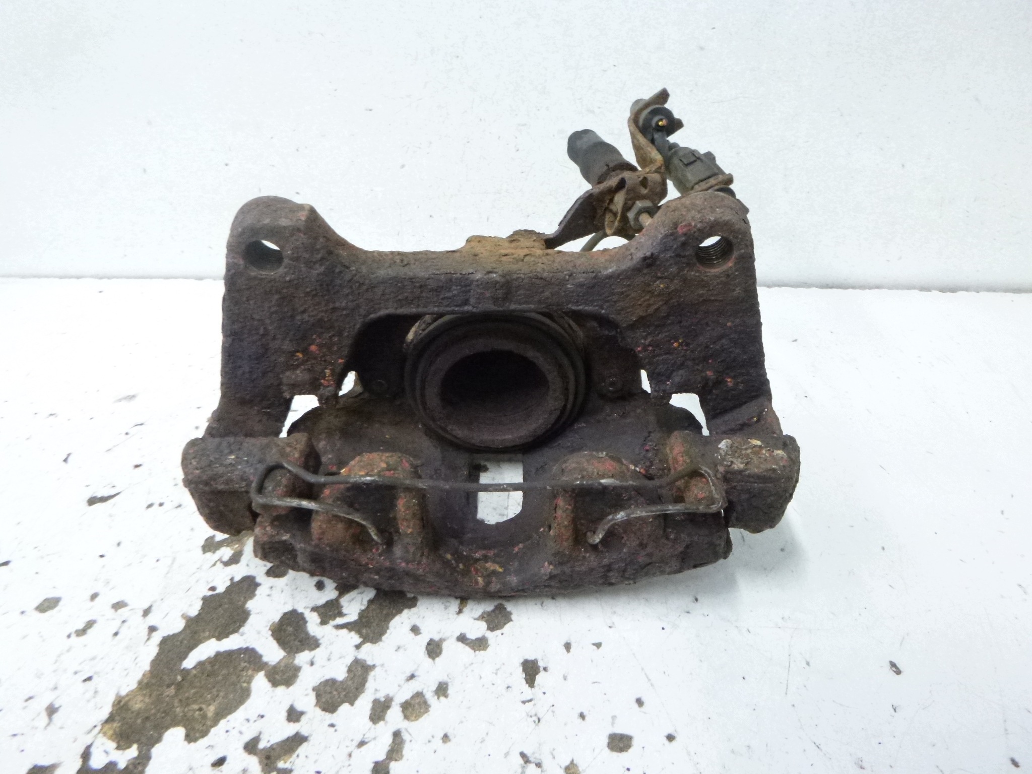 caliper brake front left Audi A4 B7 S-LINE 2.0 TDI srednica tarczy 312
