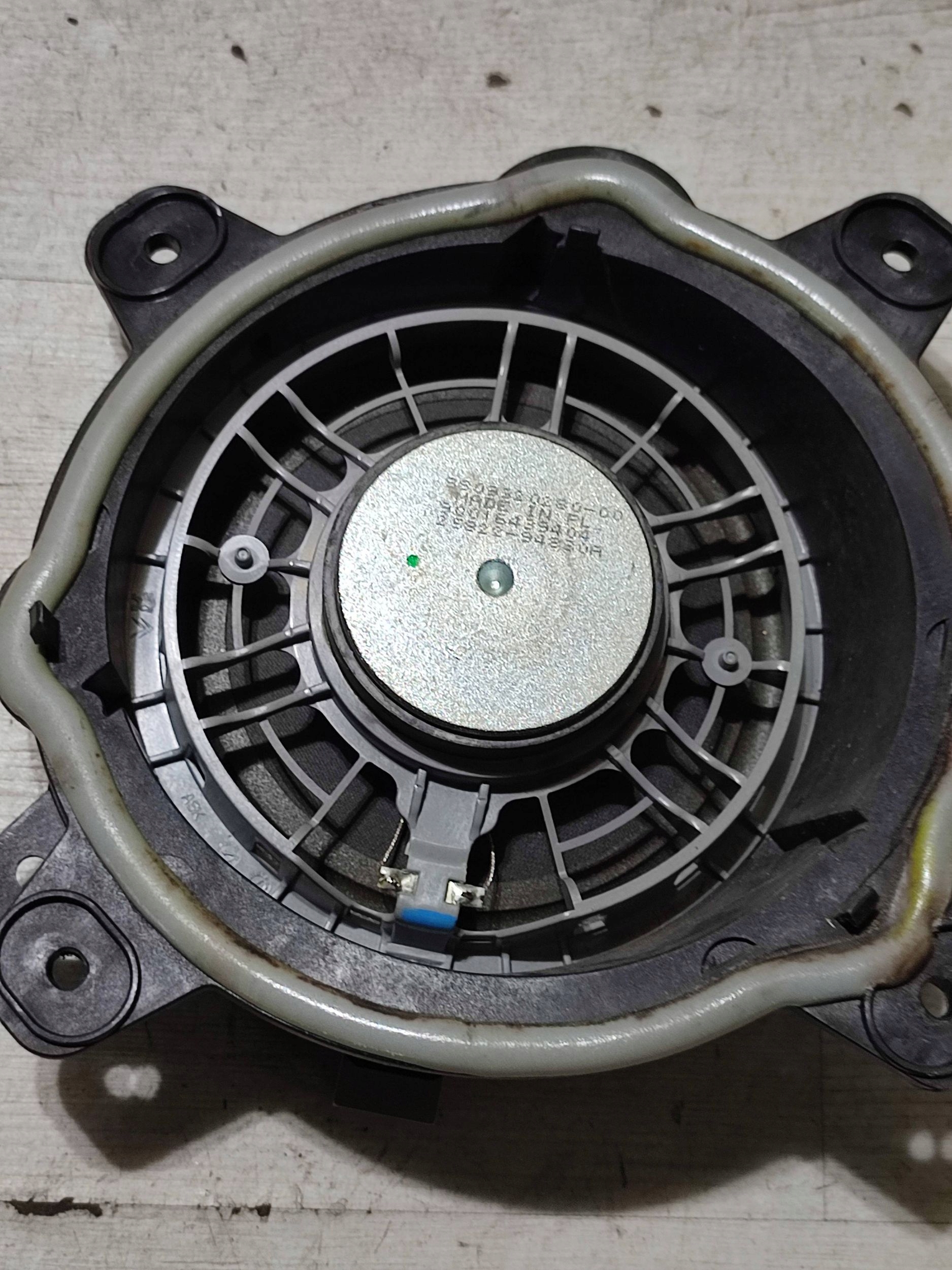 Opel Corsa F 2022 rear part side right speaker