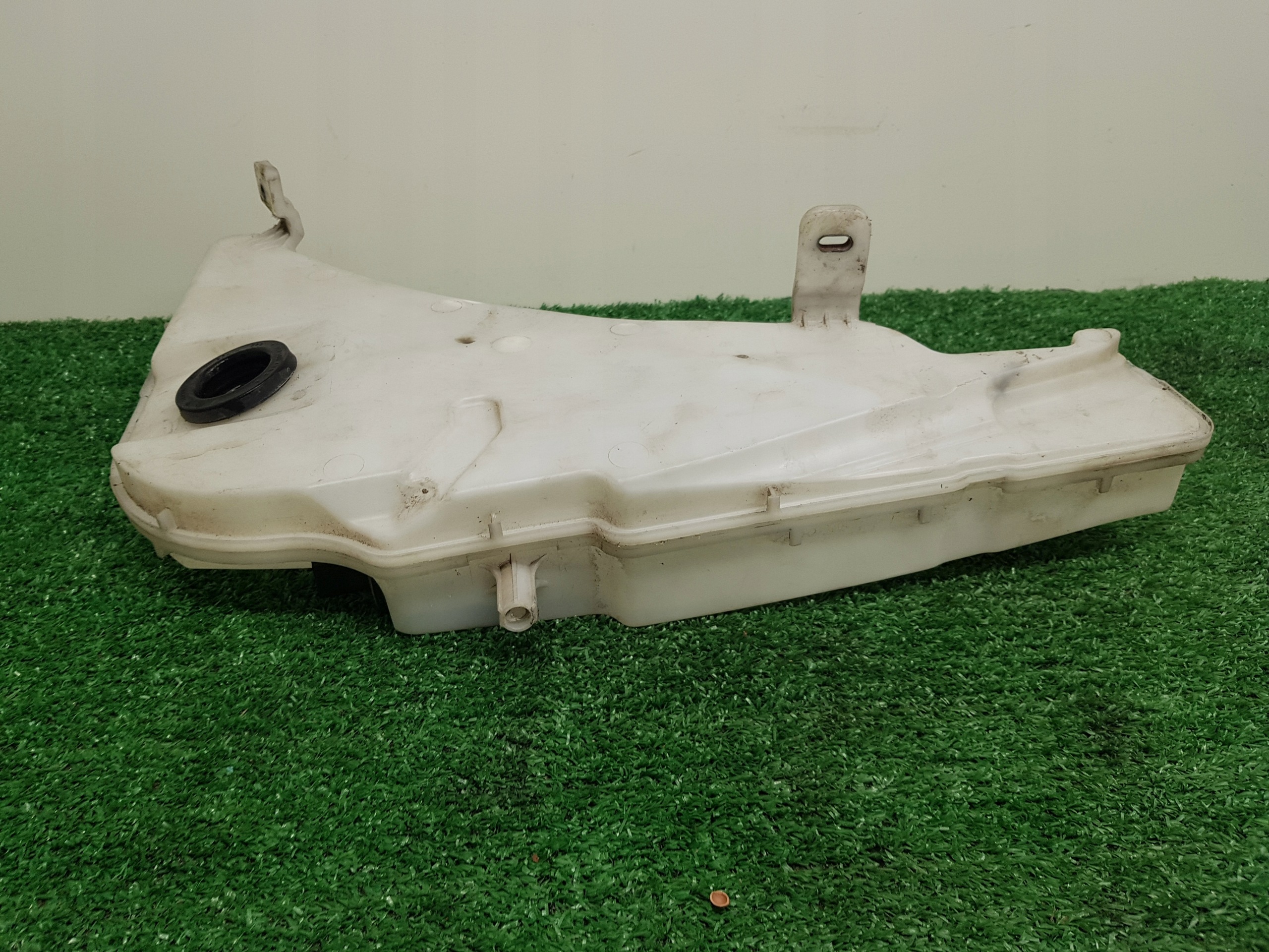 washer fluid tank AUDI A6-C7 4G8955451D