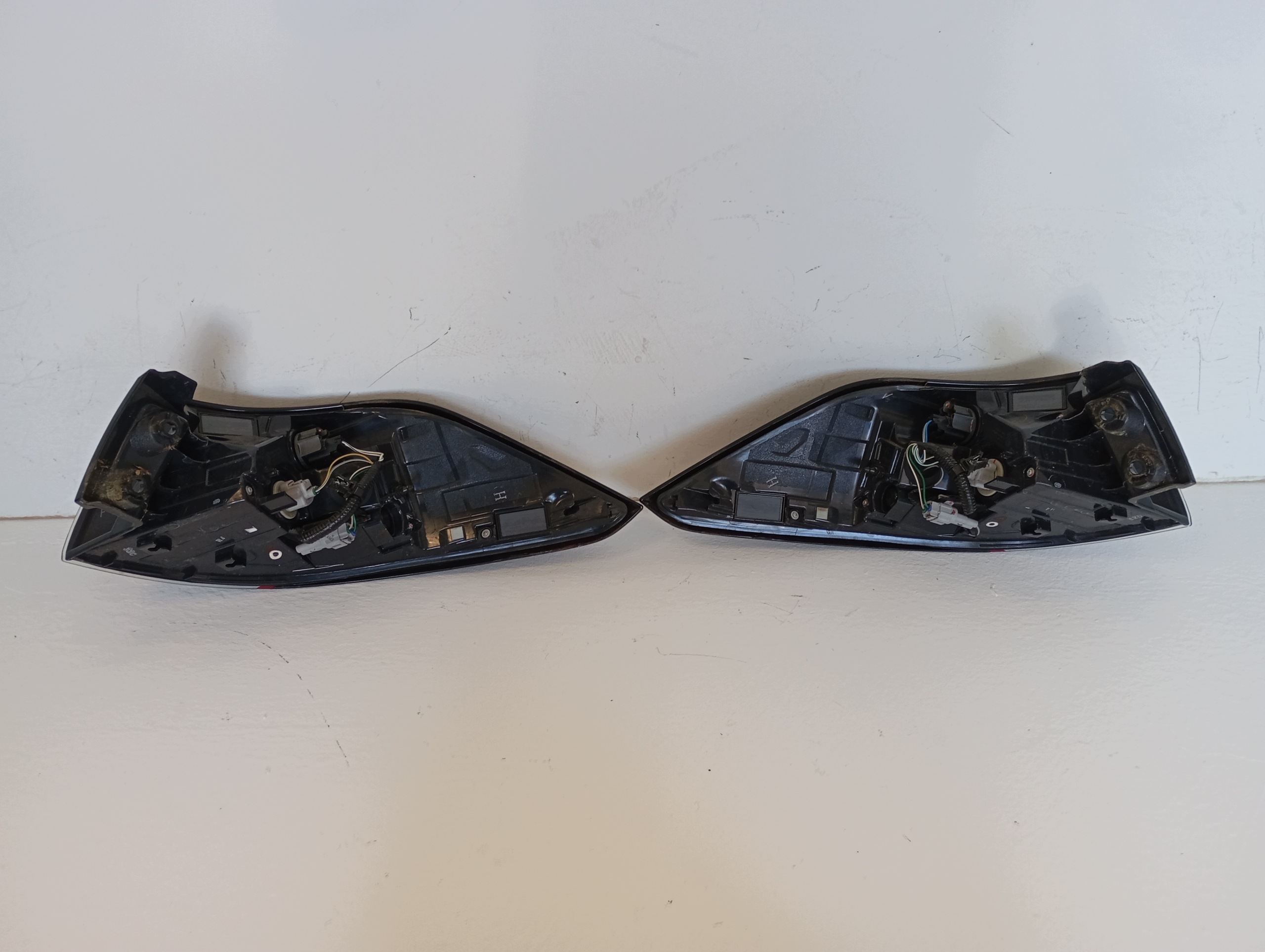 light rear part rear TOYOTA COROLLA CROSS right left