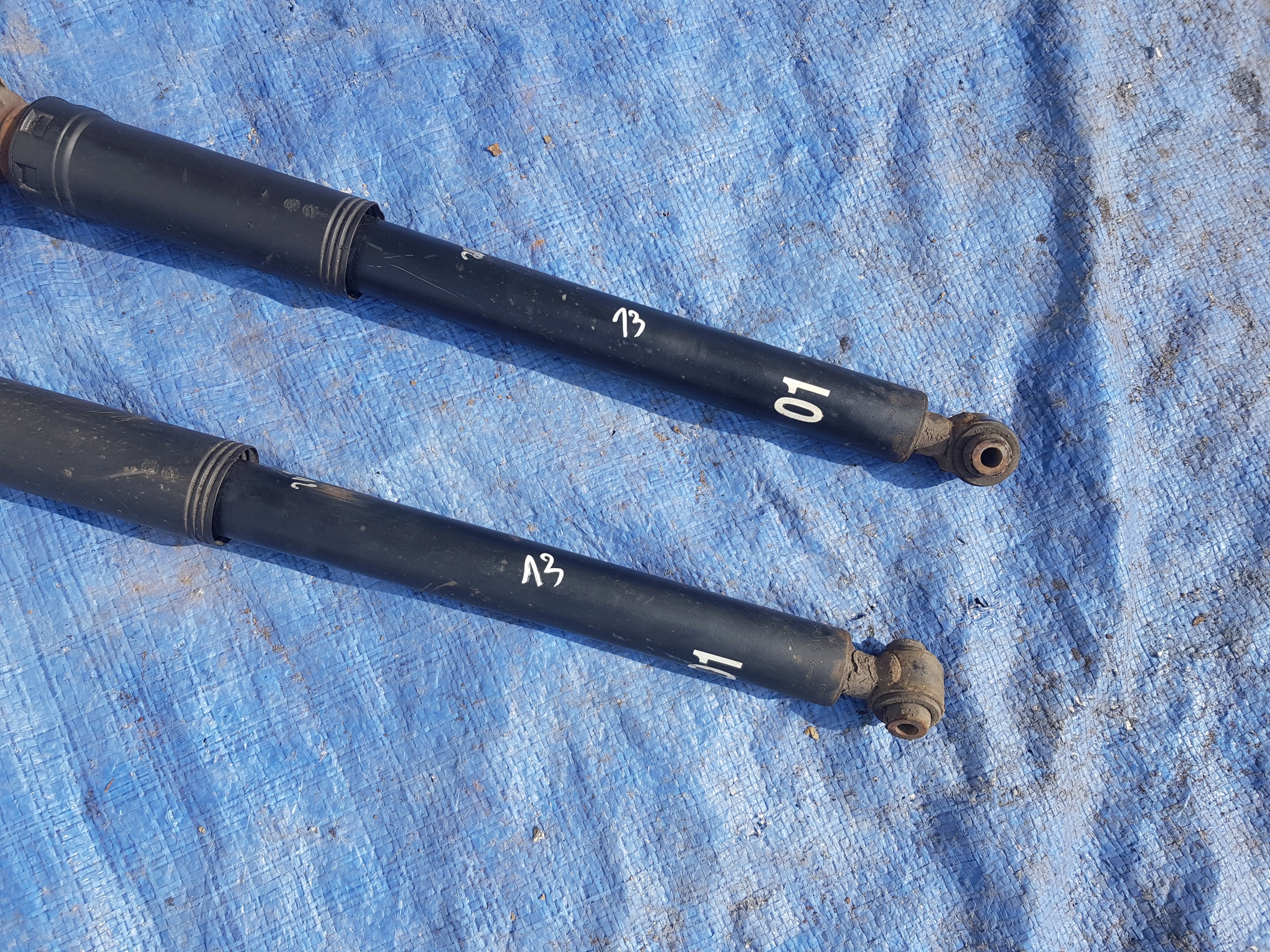 shock absorbers rear part KOMPLET left right MERCEDES W204