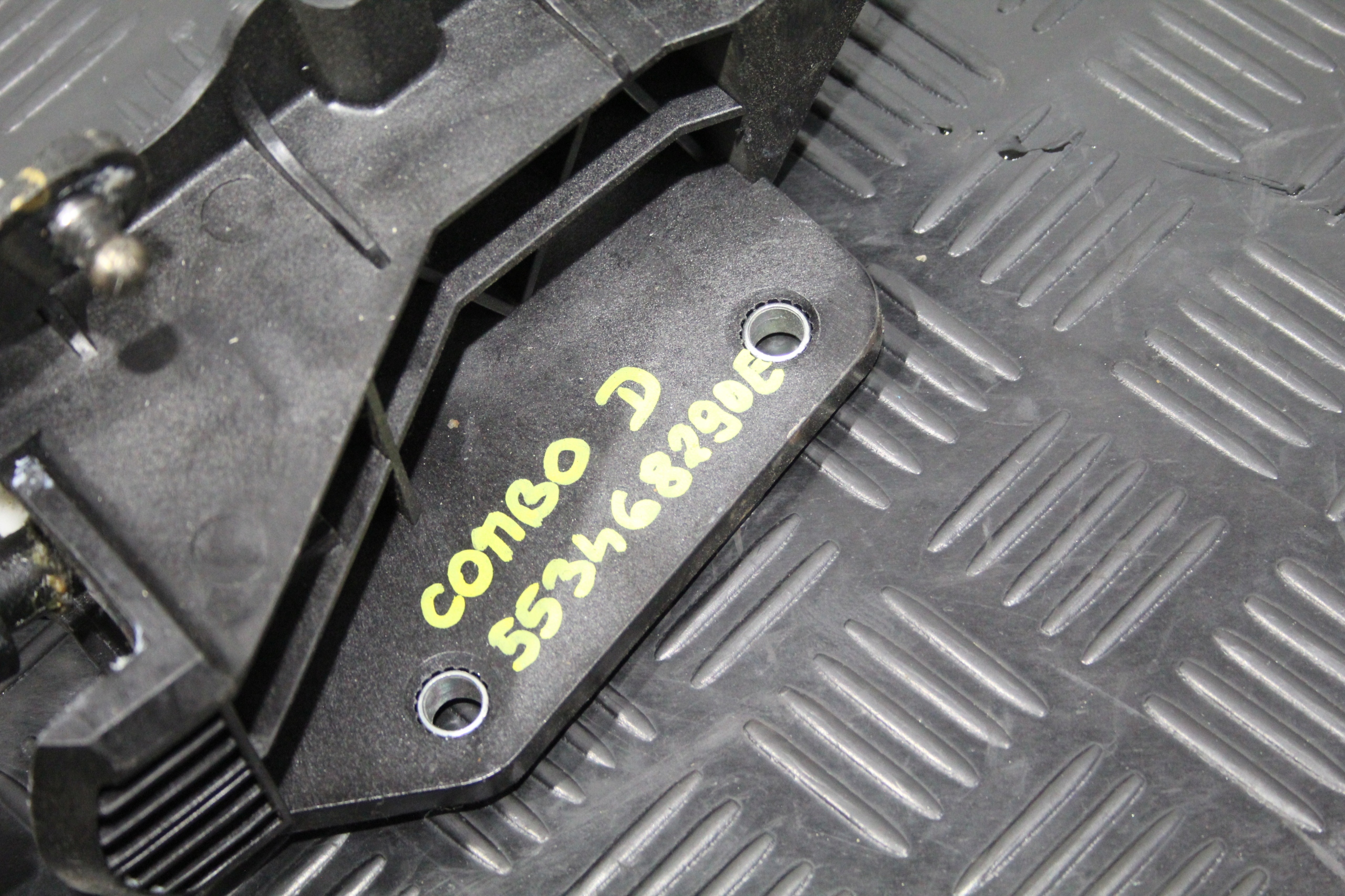 MÉCANISME LEVIER VITESSE OPEL COMBO D 553468290E