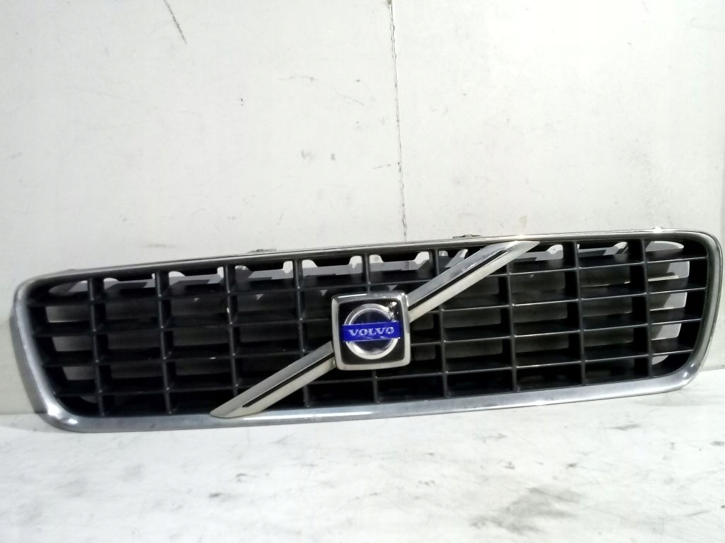 Volvo S60 a maska maska maska