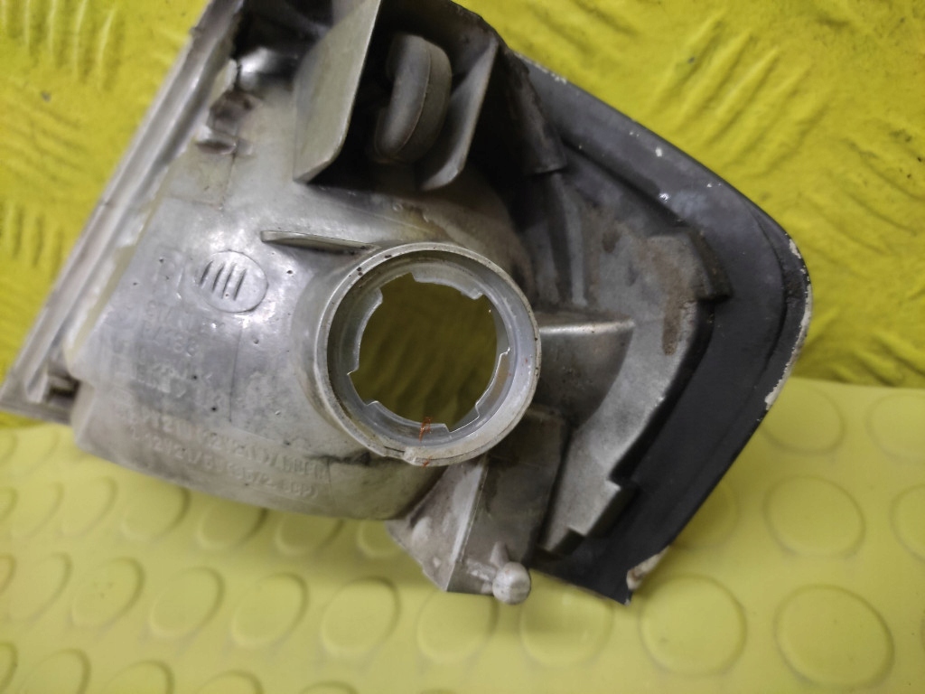MAZDA 323 Blinkerleuchte rechts vorne