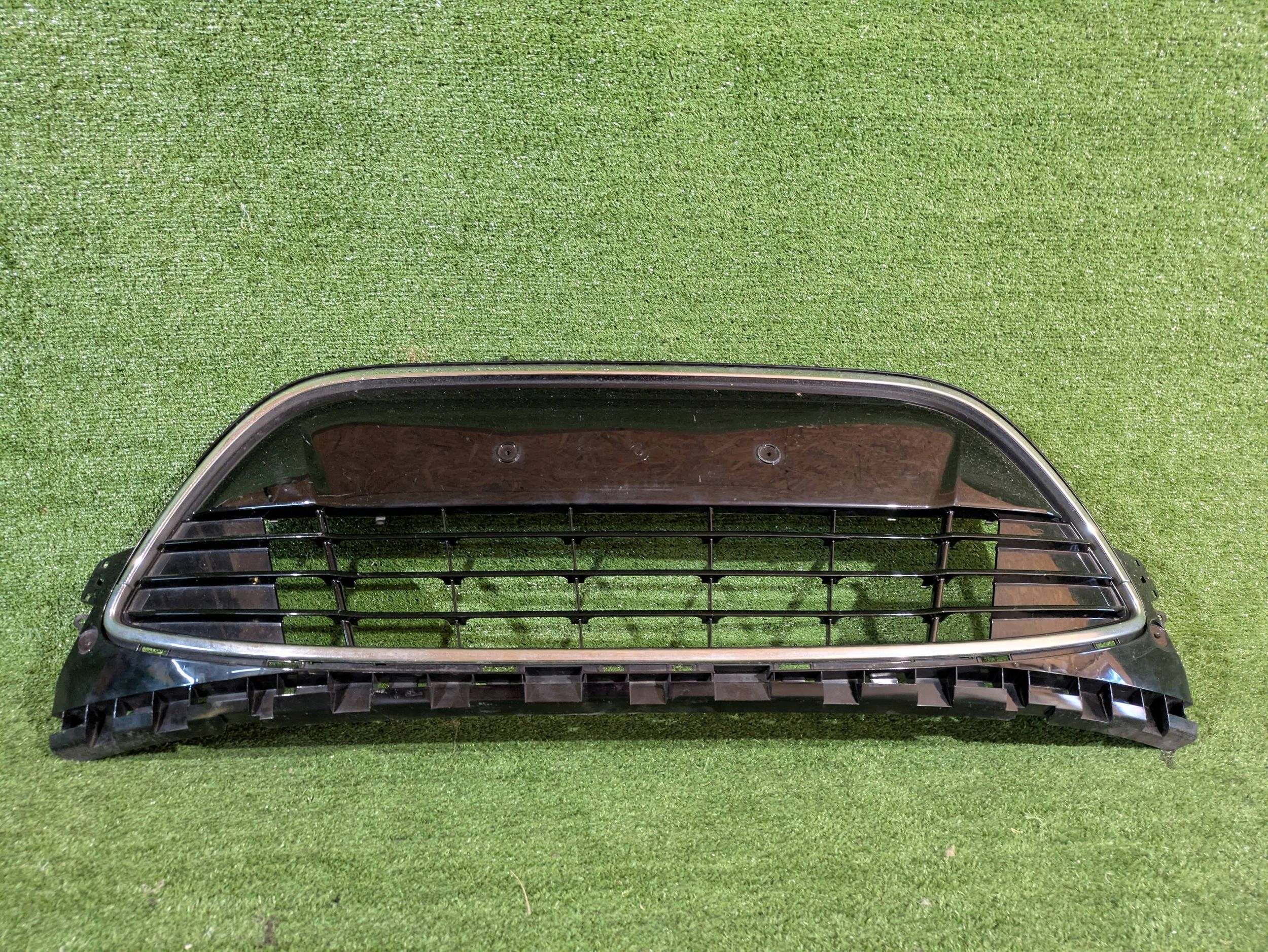 grid lower central FORD S-MAX LIFT 10-14 NR.106
