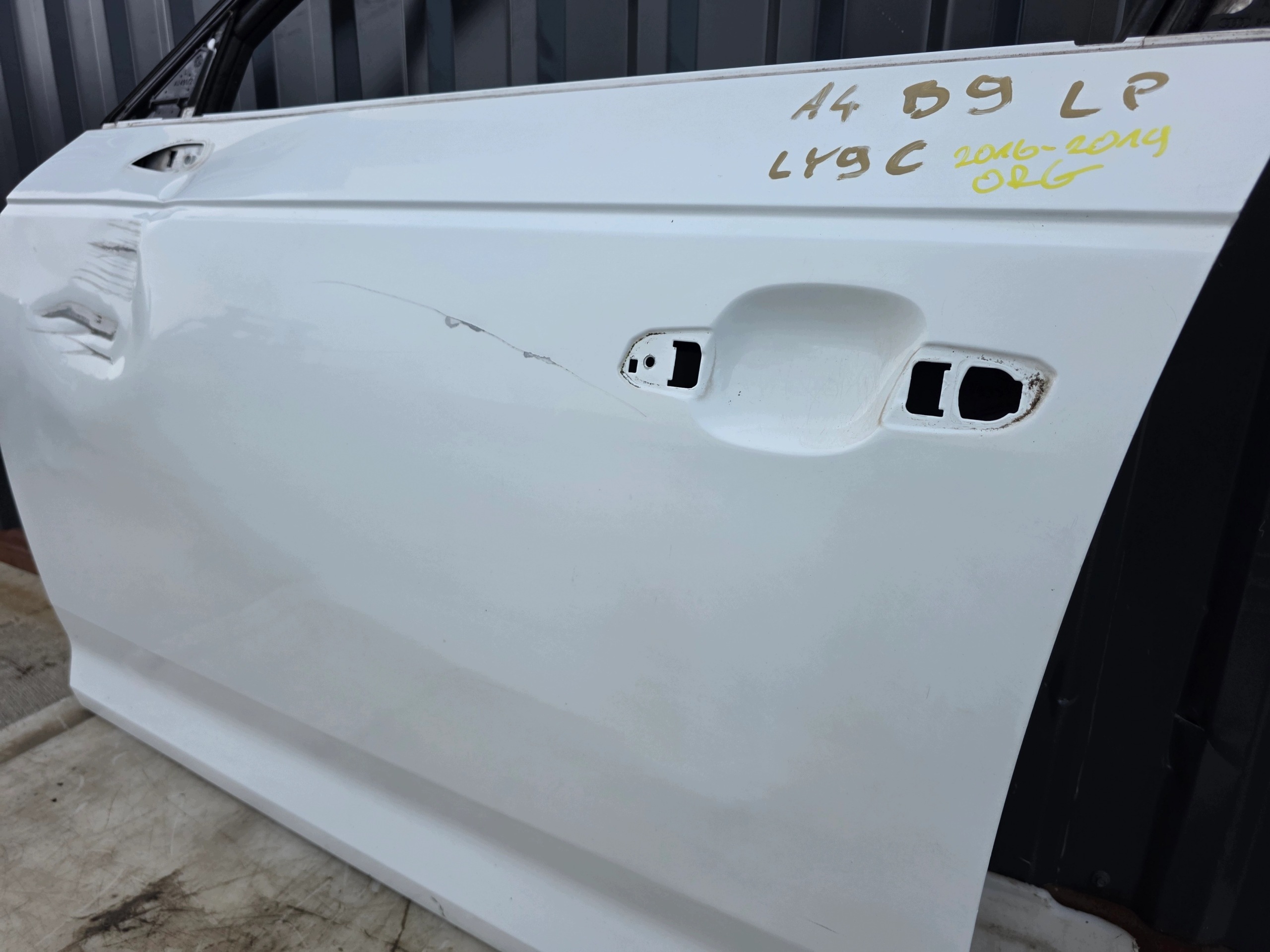 door left front AUDI A4 B9 LY9C sedan/ AVANT / KOMBI 2016-2019 original !!