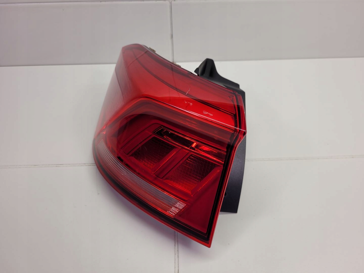 light rear left side Volkswagen T-Roc 2019 2GA945095