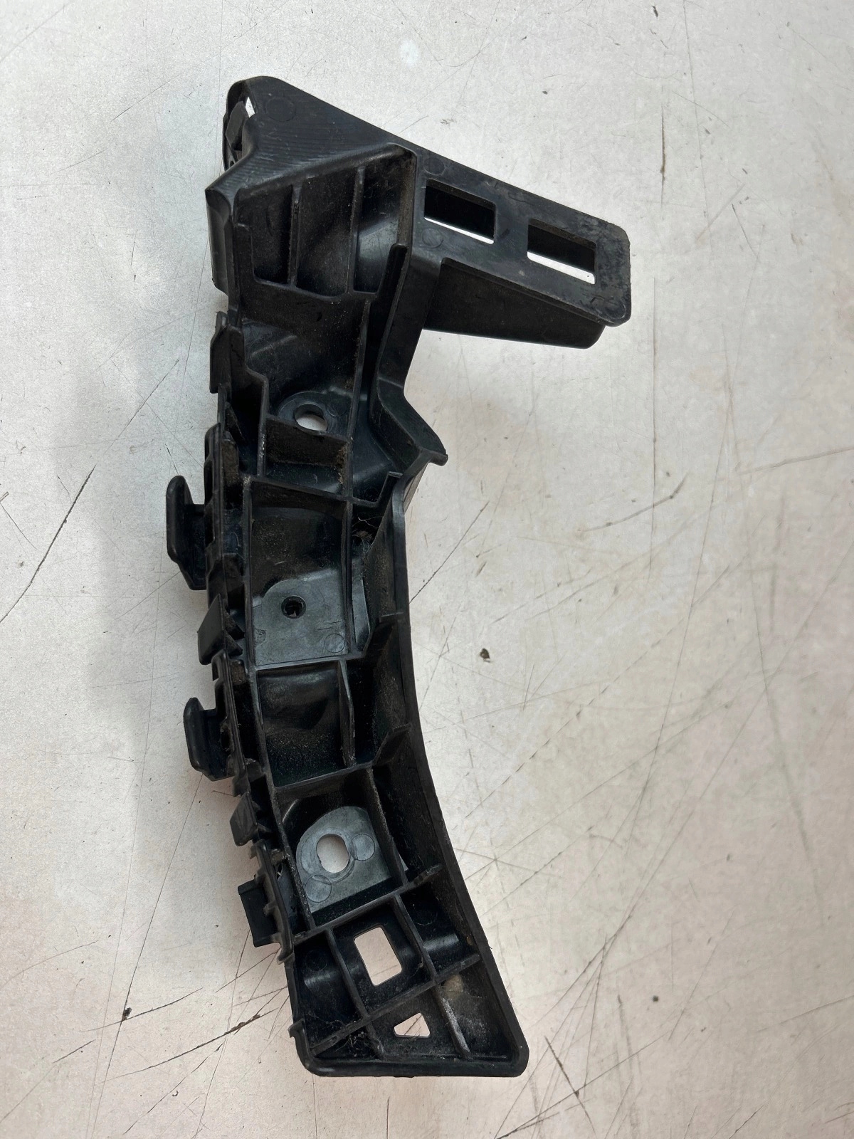 bumper bracket front left Ssangyong korando III