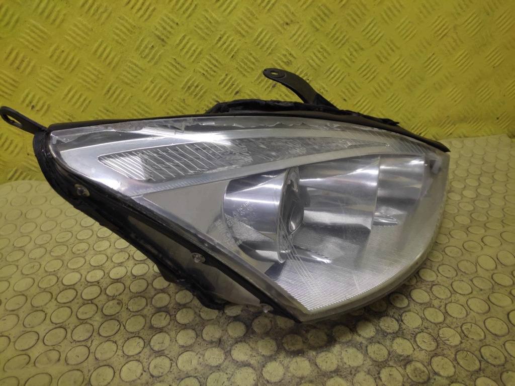 FORD FOCUS MK1 REFLEKTOR light right front XENON