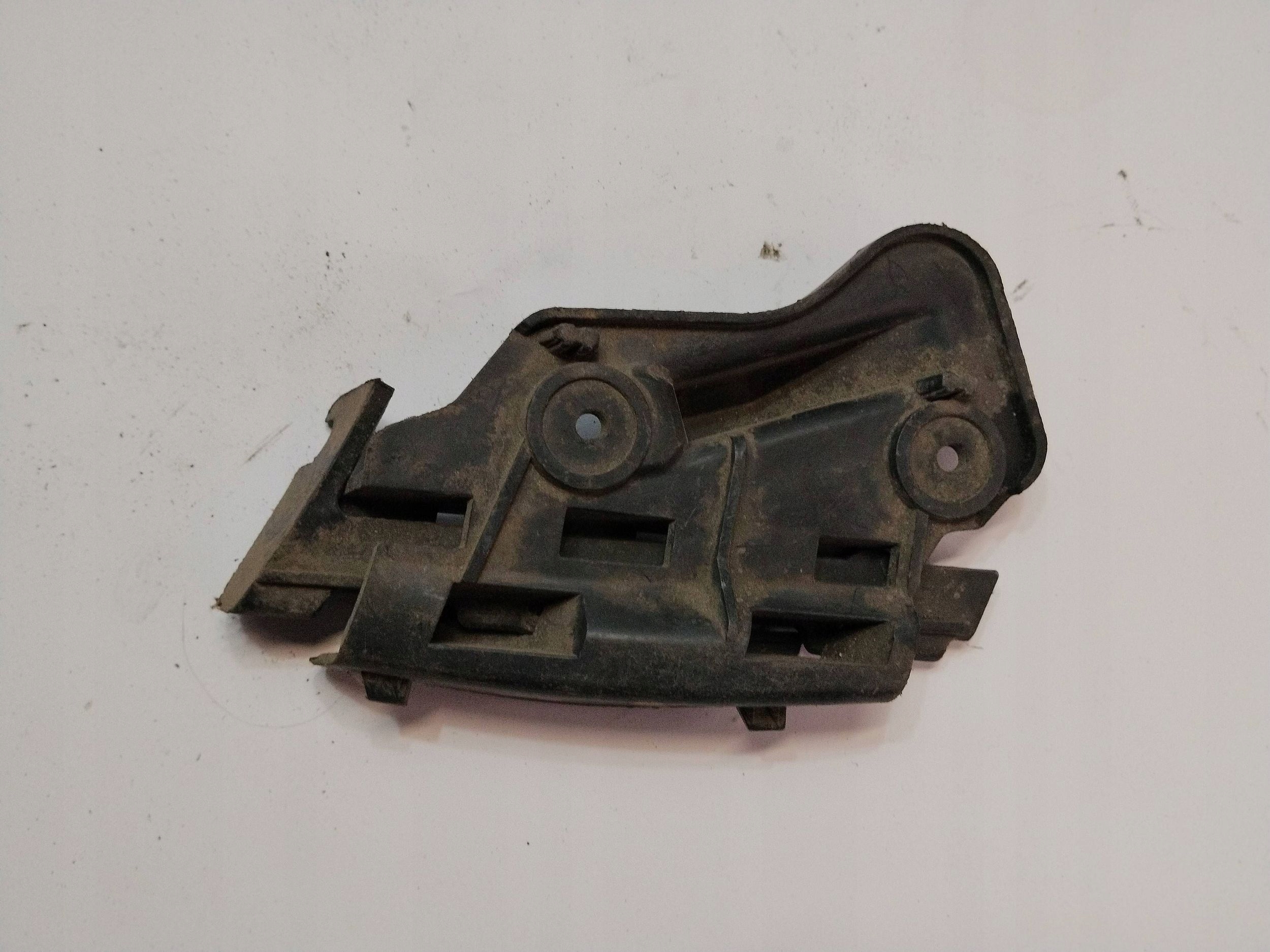 bumper bracket of the front right Volkswagen Golf plus 2005-2013 5M0807936