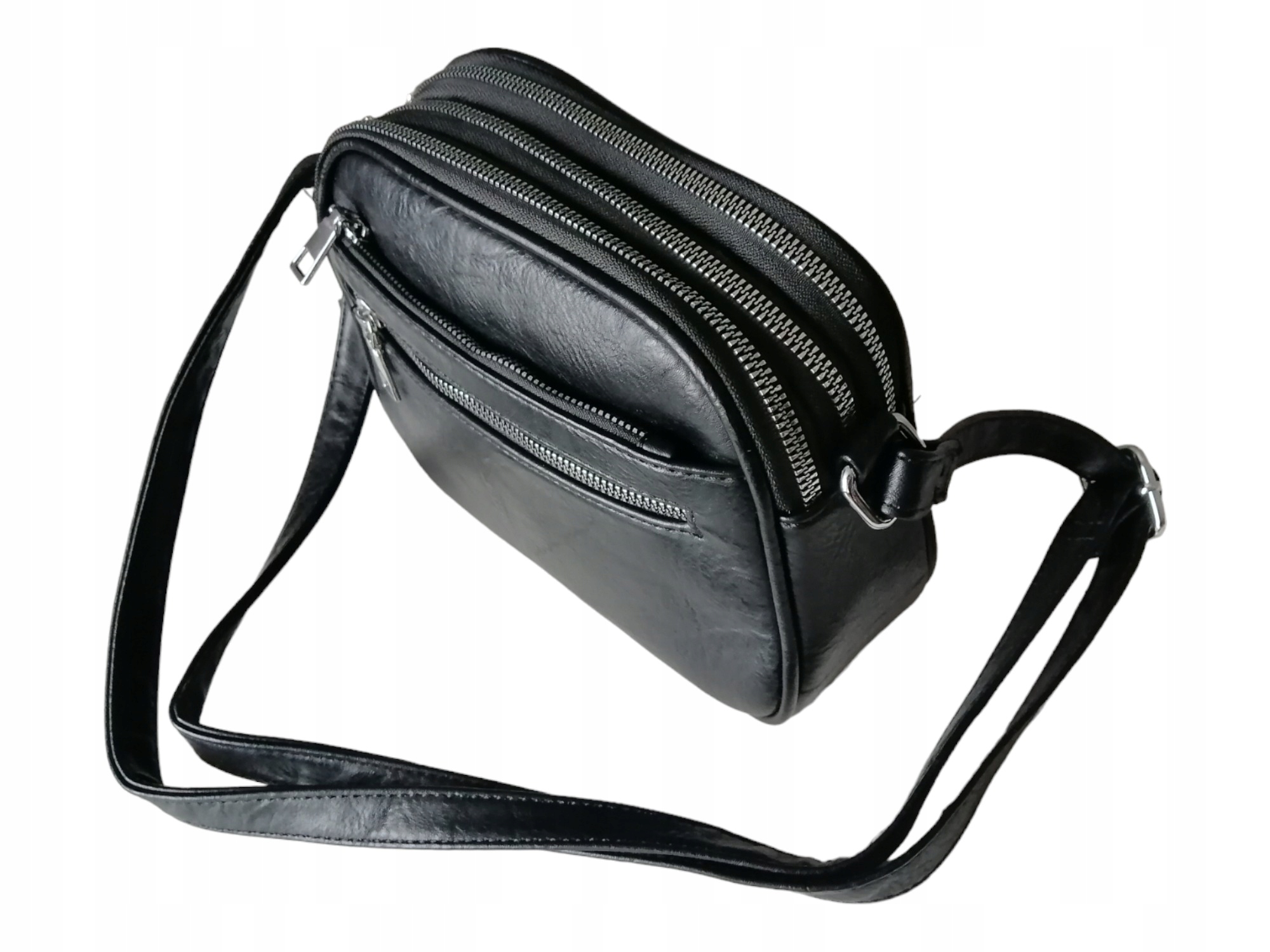 LISTONOSZKA - CZARNA TOREBKA DAMSKA NA RAMIĘ - PRAKTYCZNY KUFEREK Marka inna